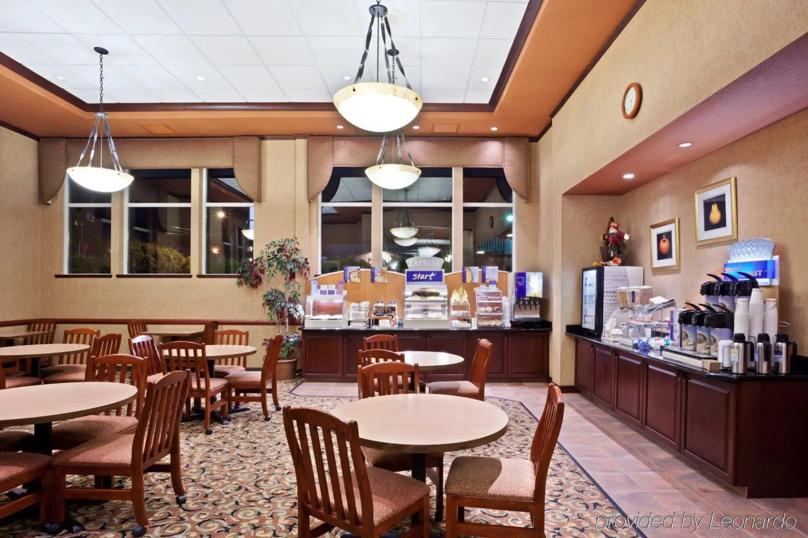 Holiday Inn Express Hotel & Suites Portland-NW Downtown by IHG