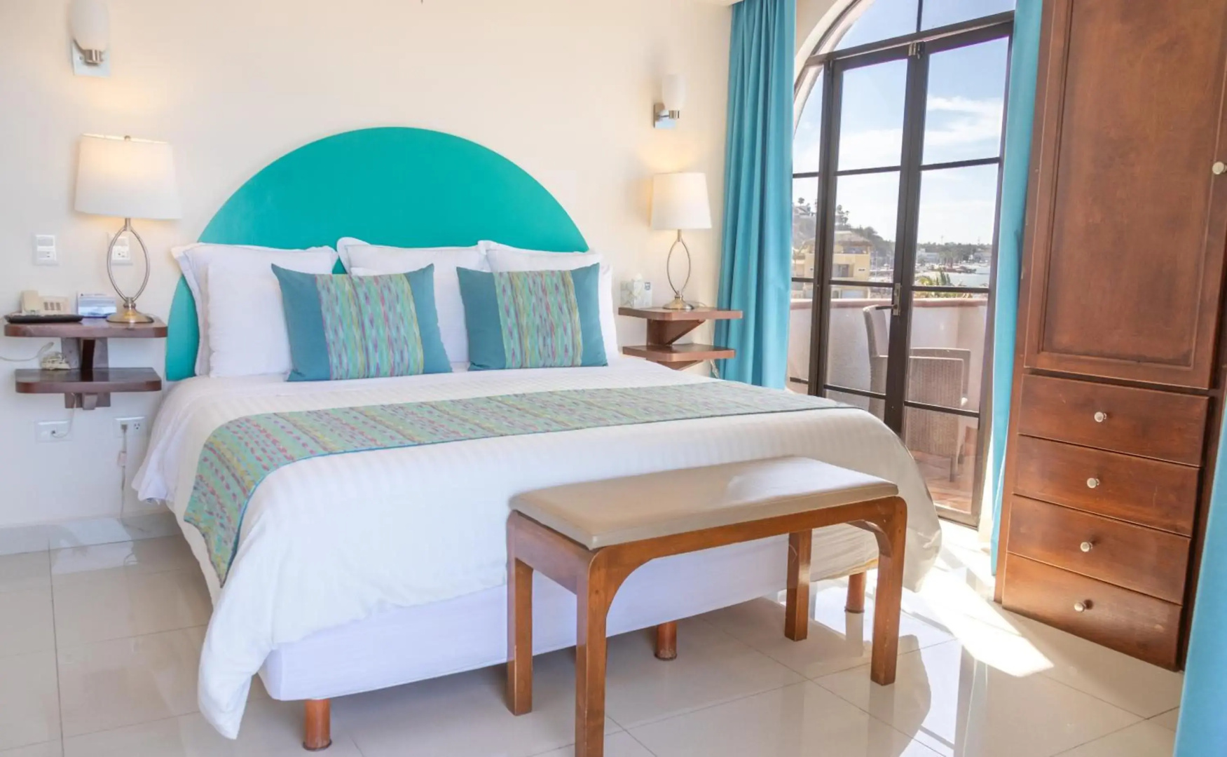 The Westmarine Waterfront Hotel