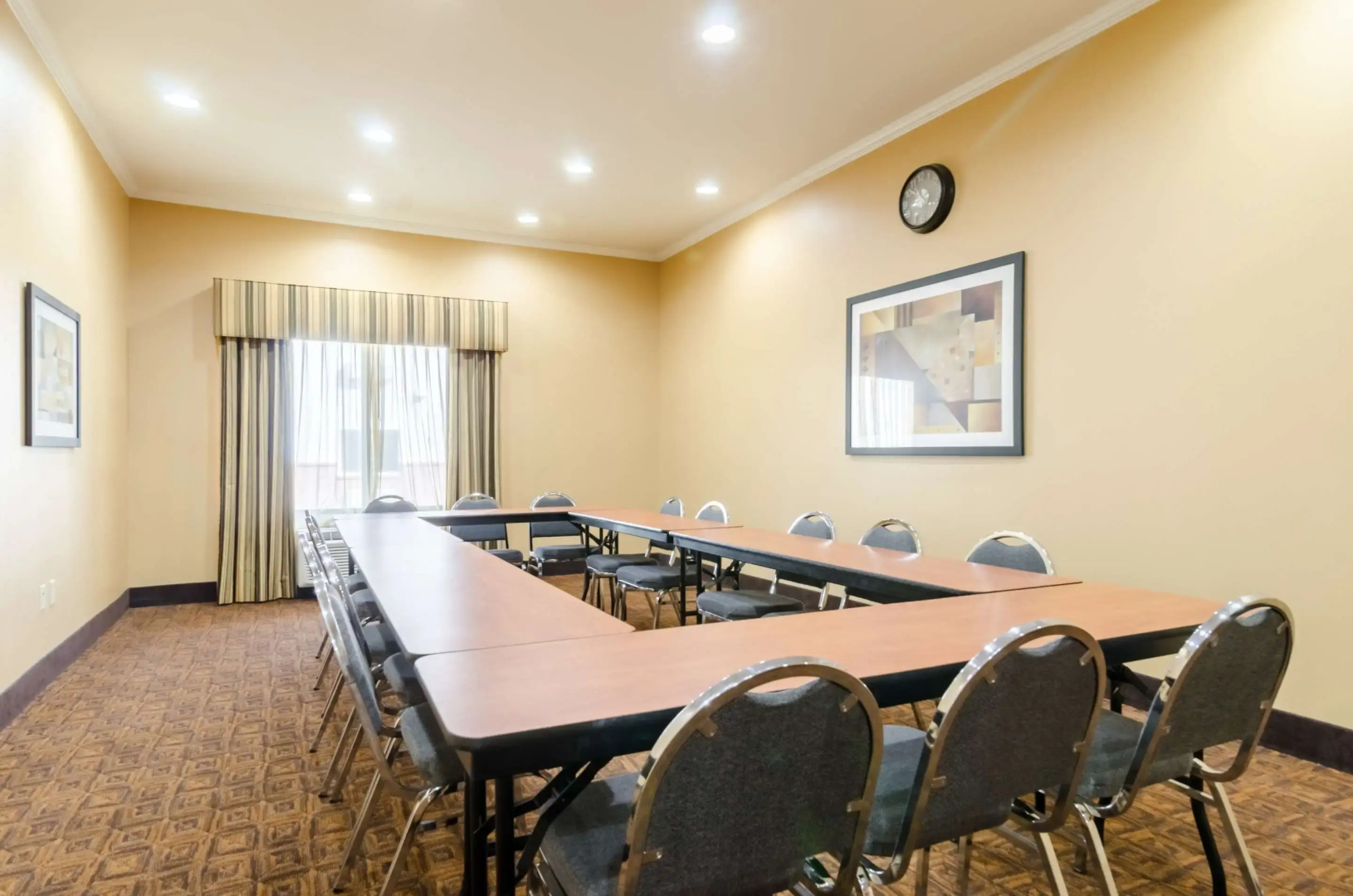 Comfort Suites Salina South