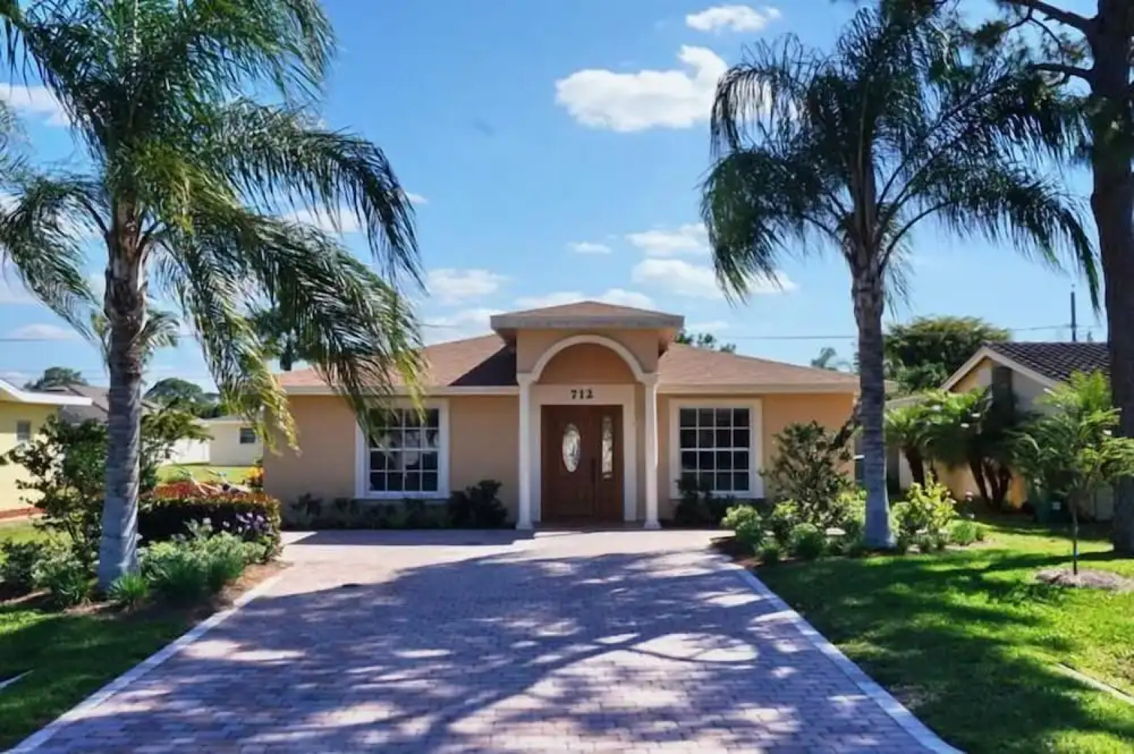 NP100TH 712 3 Bedroom Holiday Home by Marco Naples Vacation Homes