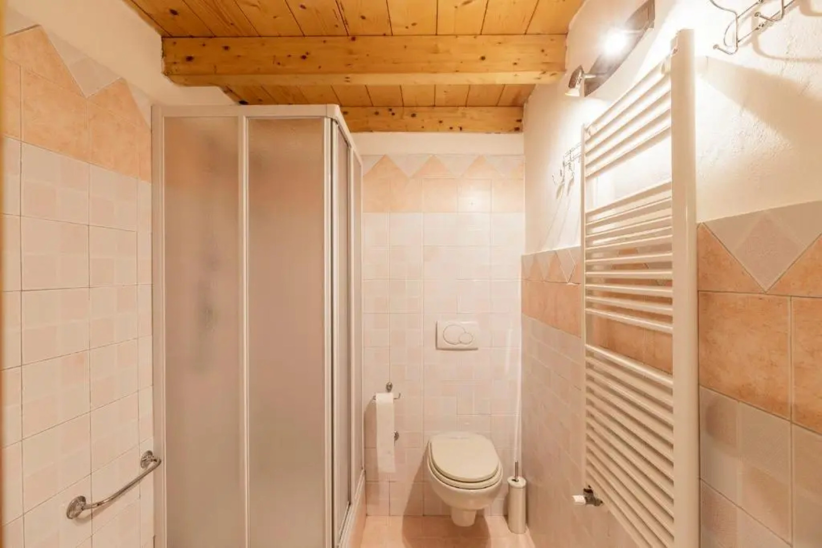 025- La casa di Esmeralda (011017-LT-0667)