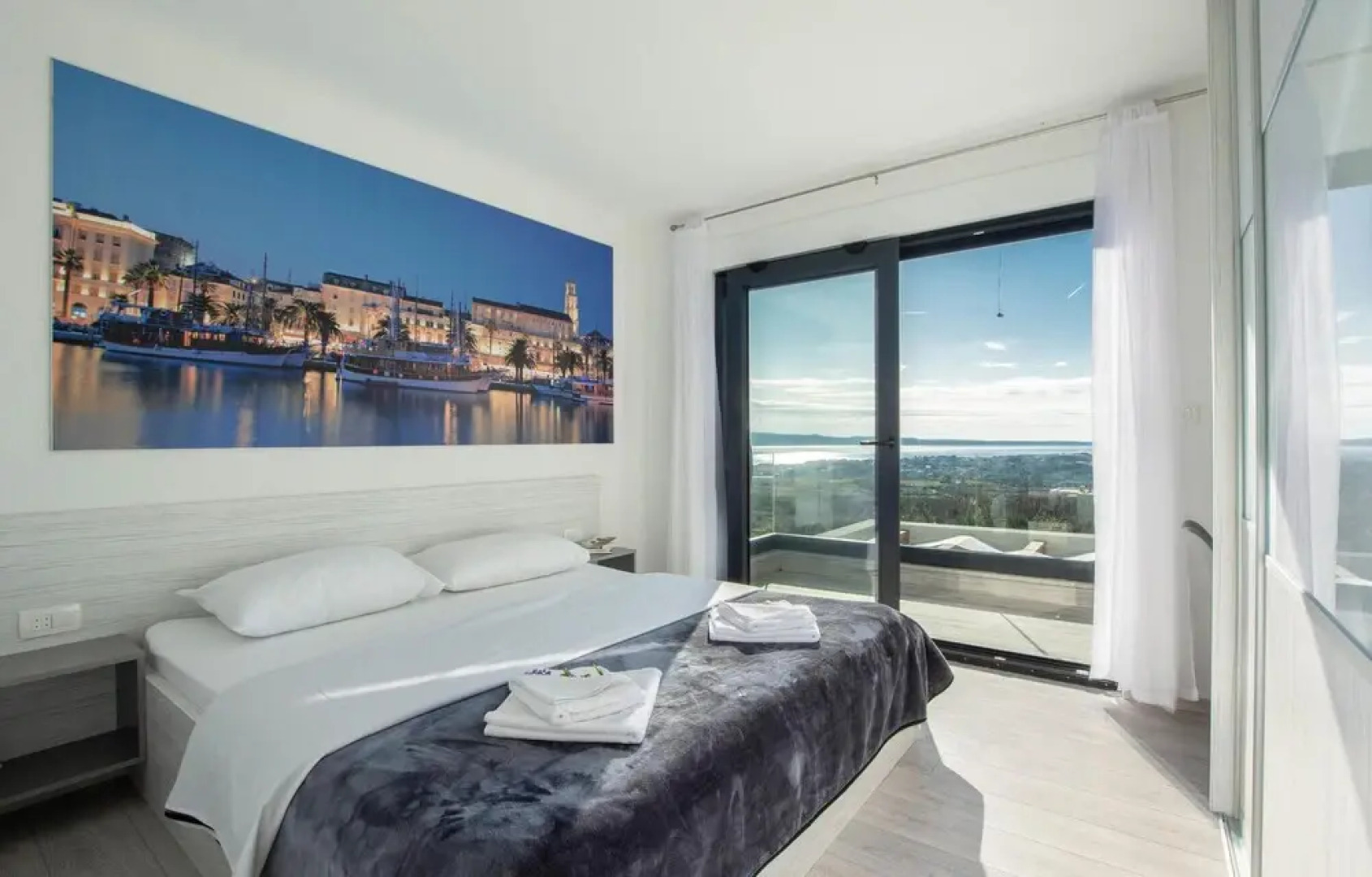 Nice Home in Kucine with WiFi, 4 Bedrooms & Hot Tub