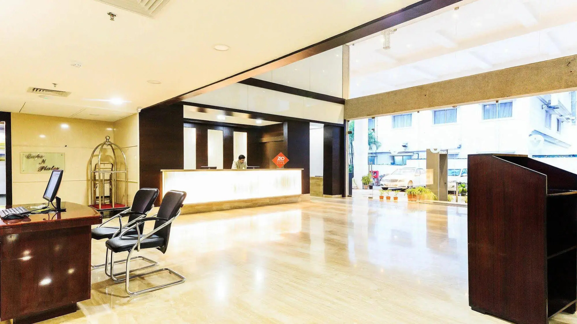 Zo Rooms Lakdi Ka Pul X Road