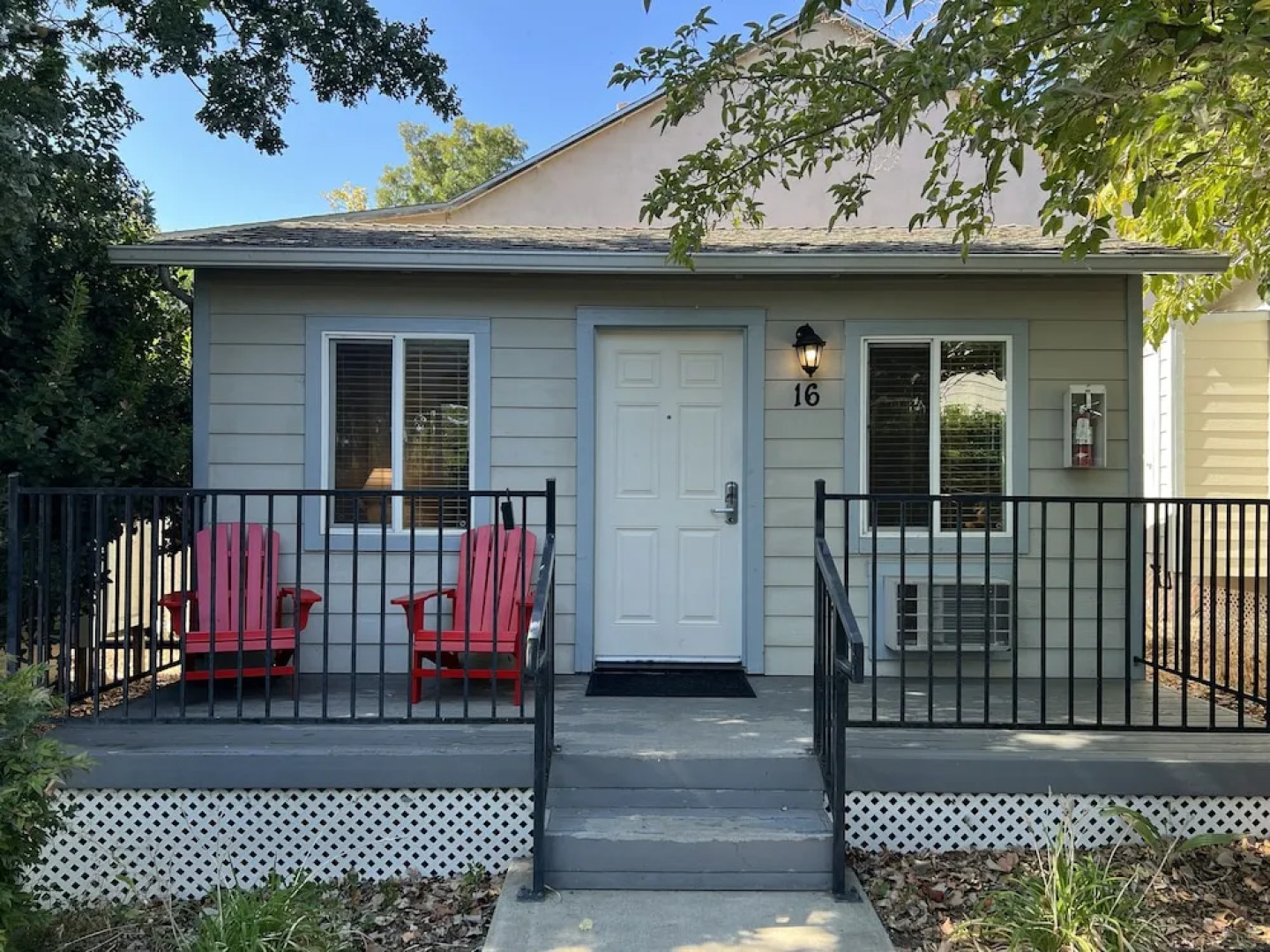 Clear Lake Cottages & Marina