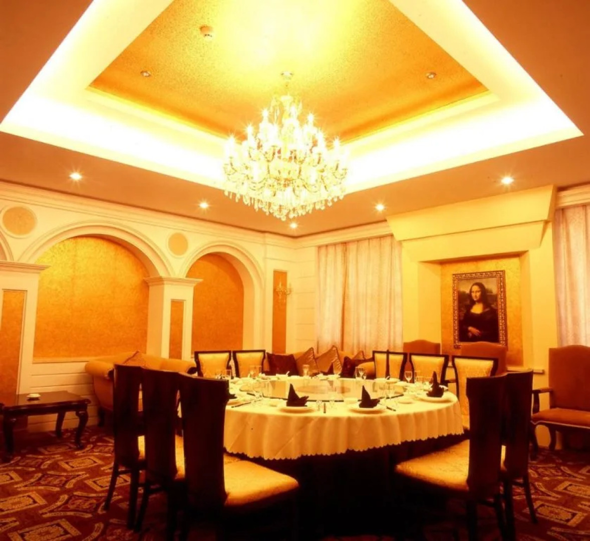 Phoenix International Hotel