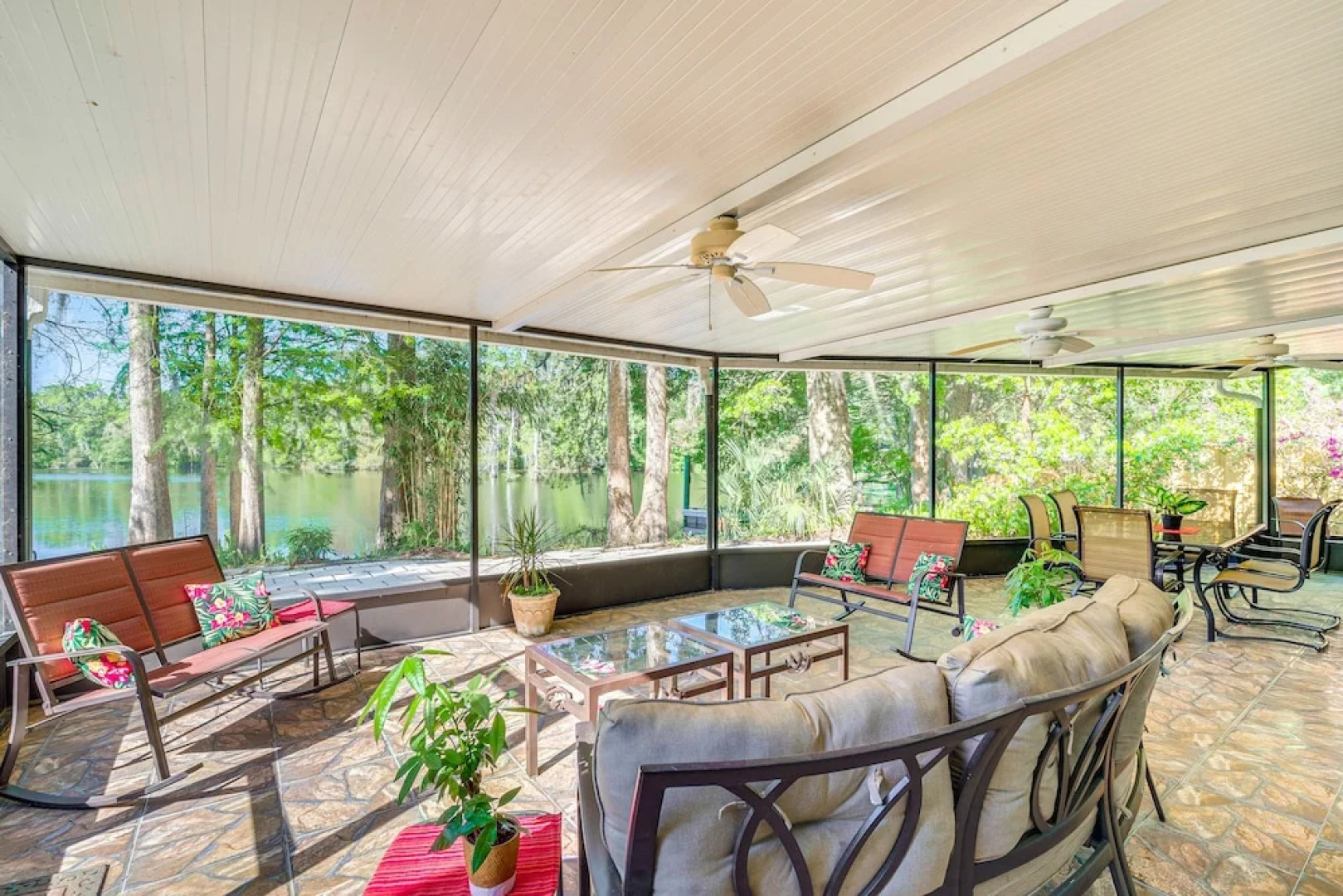 Dock & Lanai: Waterfront Home in Dunnellon