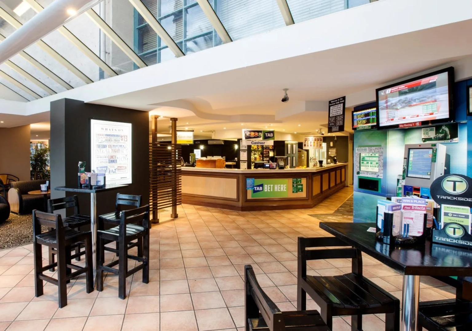 Nightcap at Ferntree Gully Hotel Motel