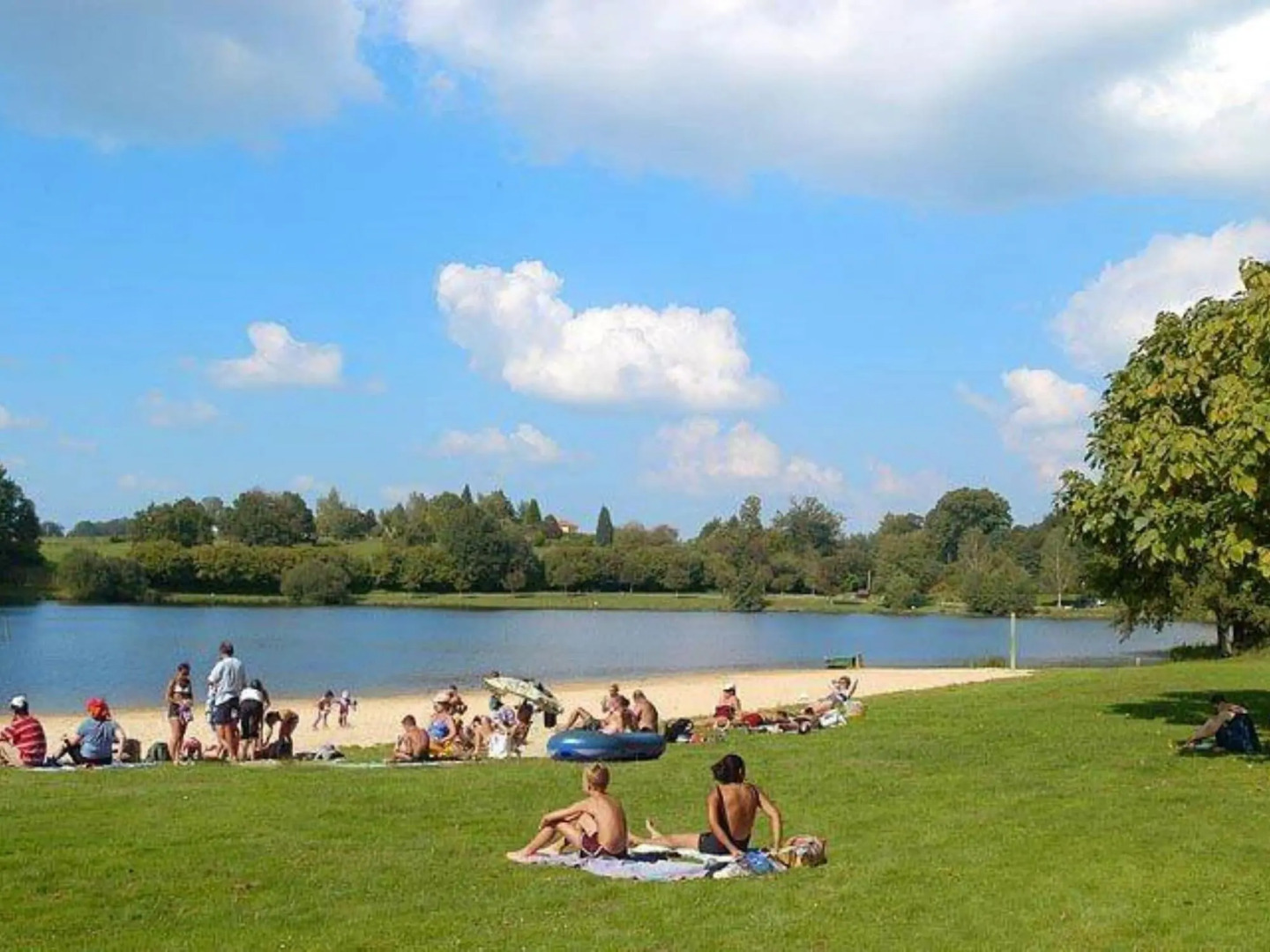 Nice holiday home in Saint-Pierre-de-Frugie with garden