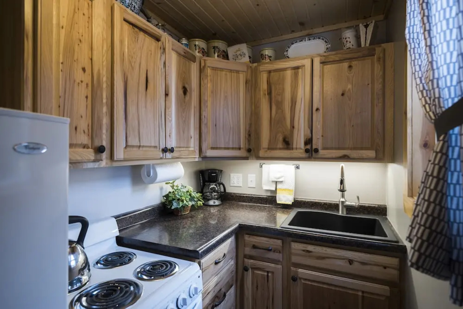 Thorp House Inn & Cottages