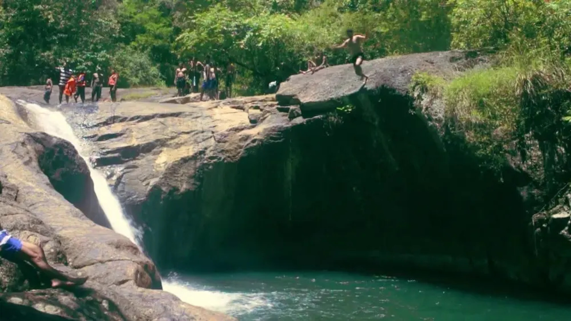 Meemure isabulana resort - Hostel