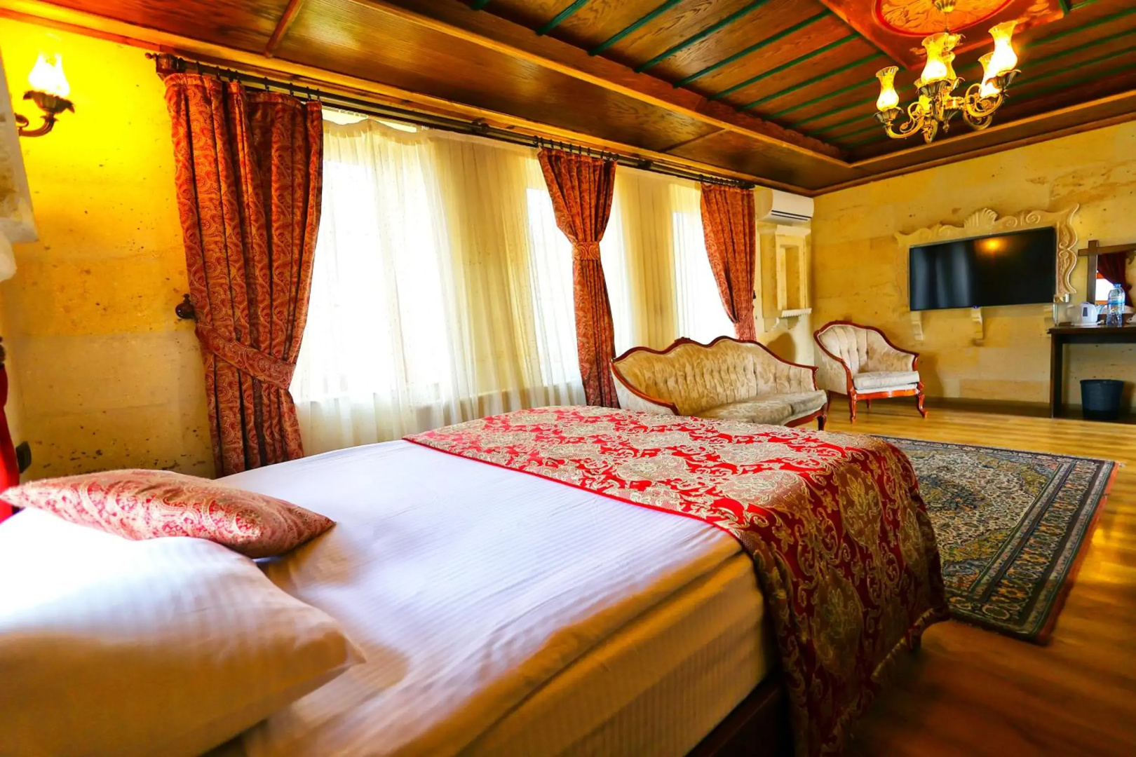 Empire Cave Hotel