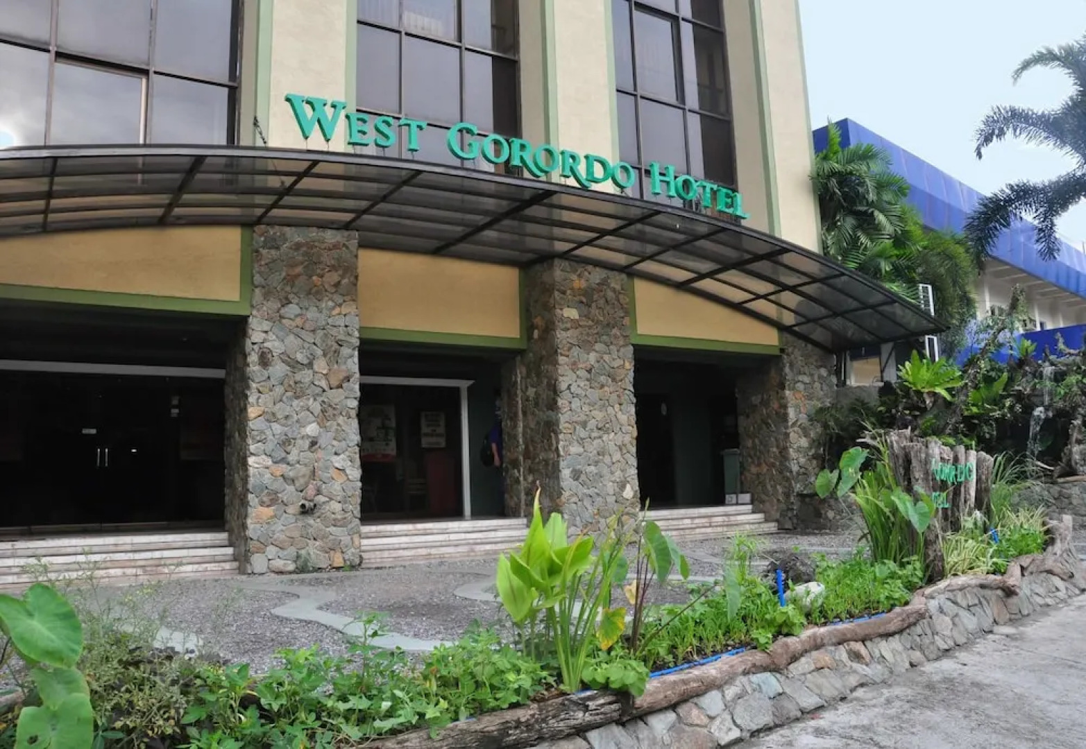 West Gorordo Hotel