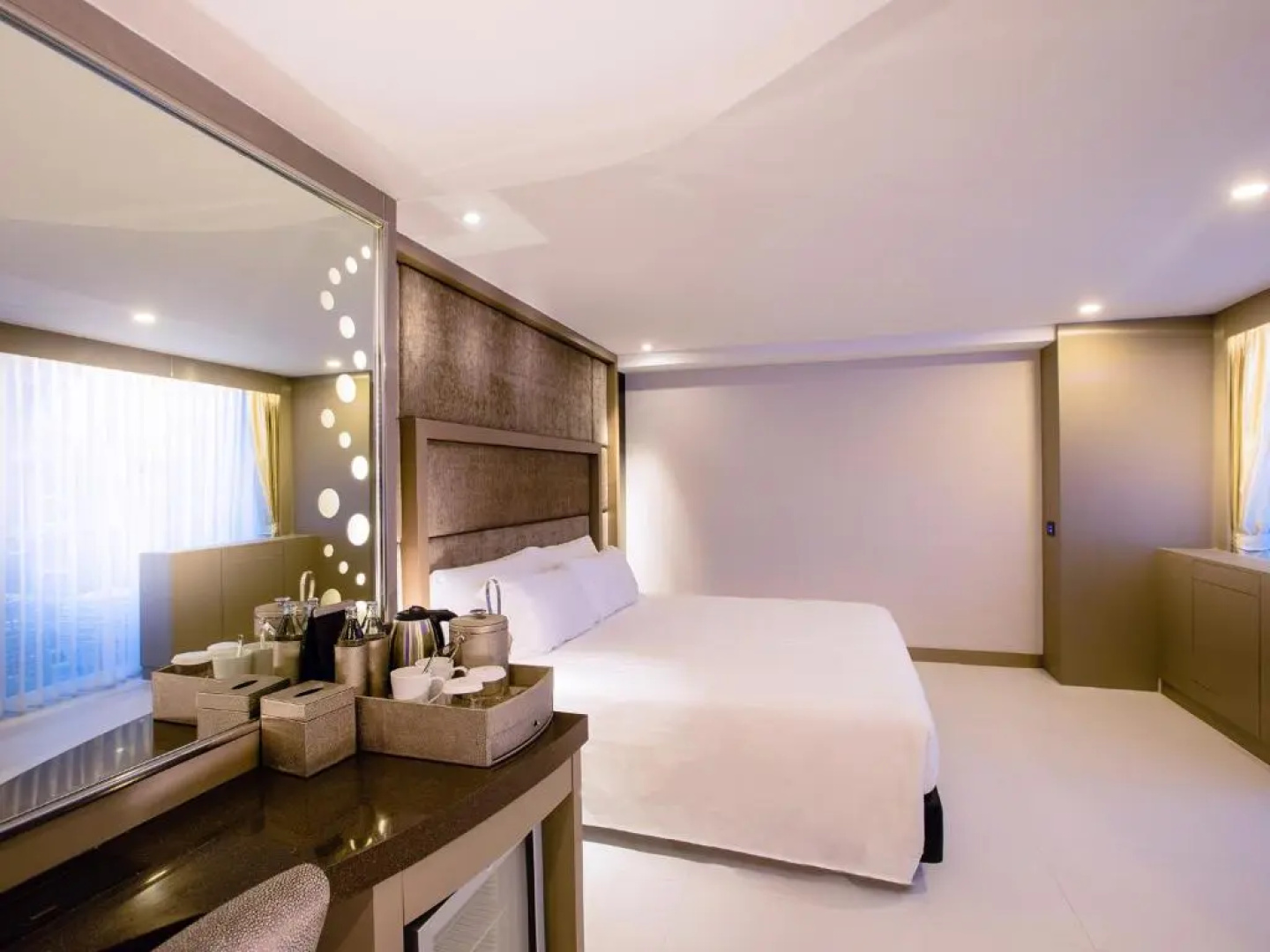 Azure Hotel Pattaya