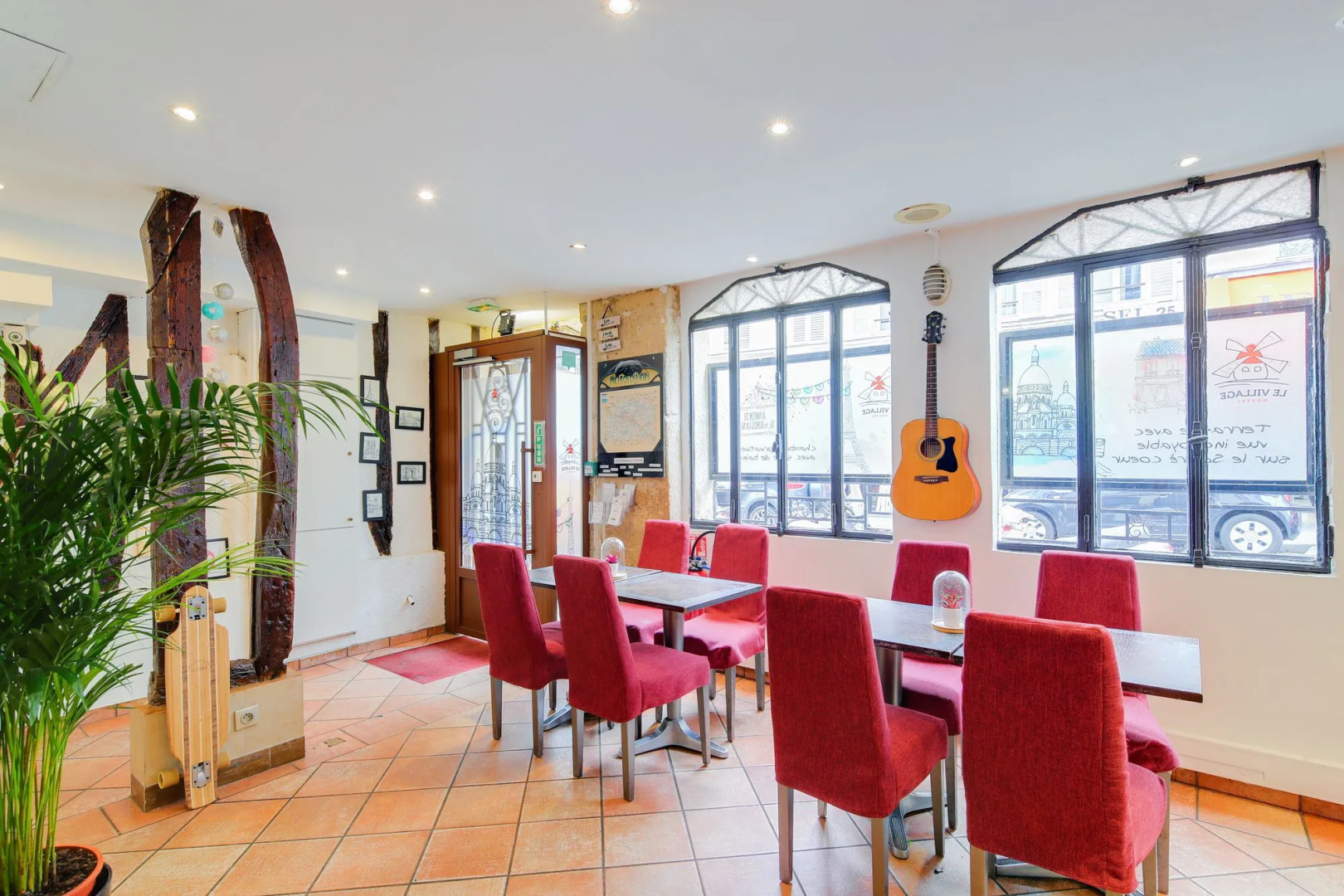 Le Village Montmartre by Hiphophostels