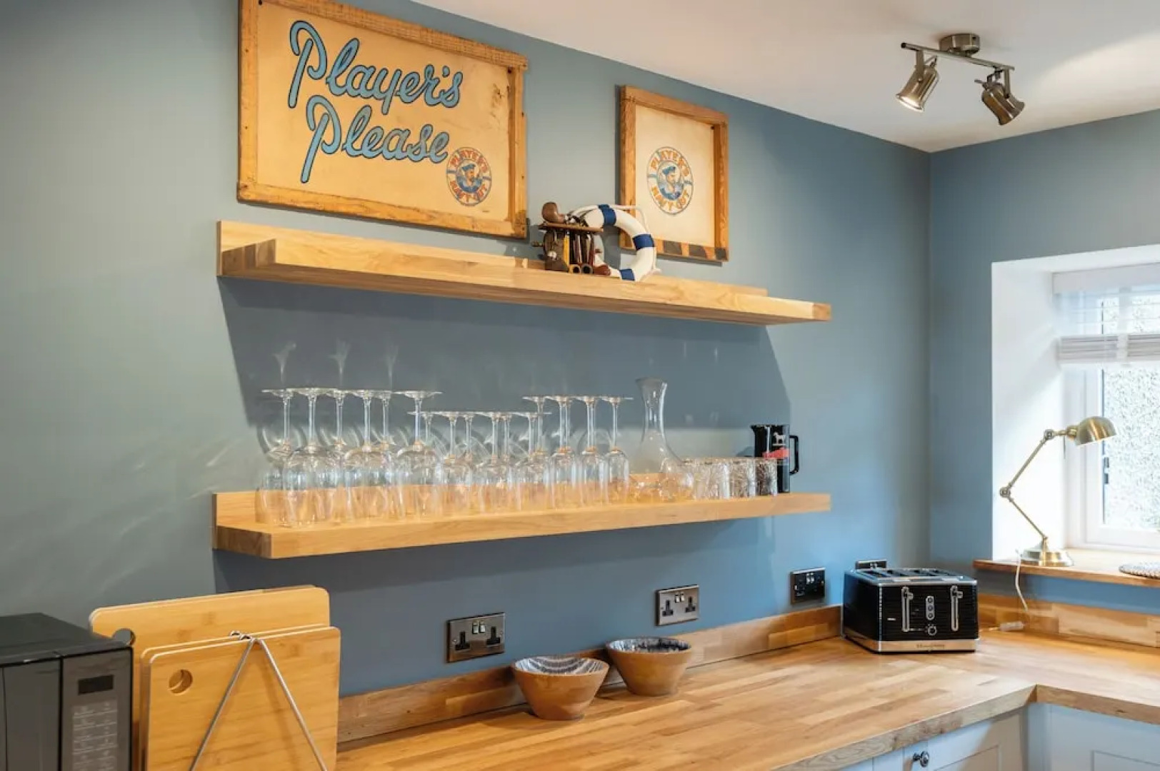 Shorefront Apartment - Sea View With 3 Bedrooms