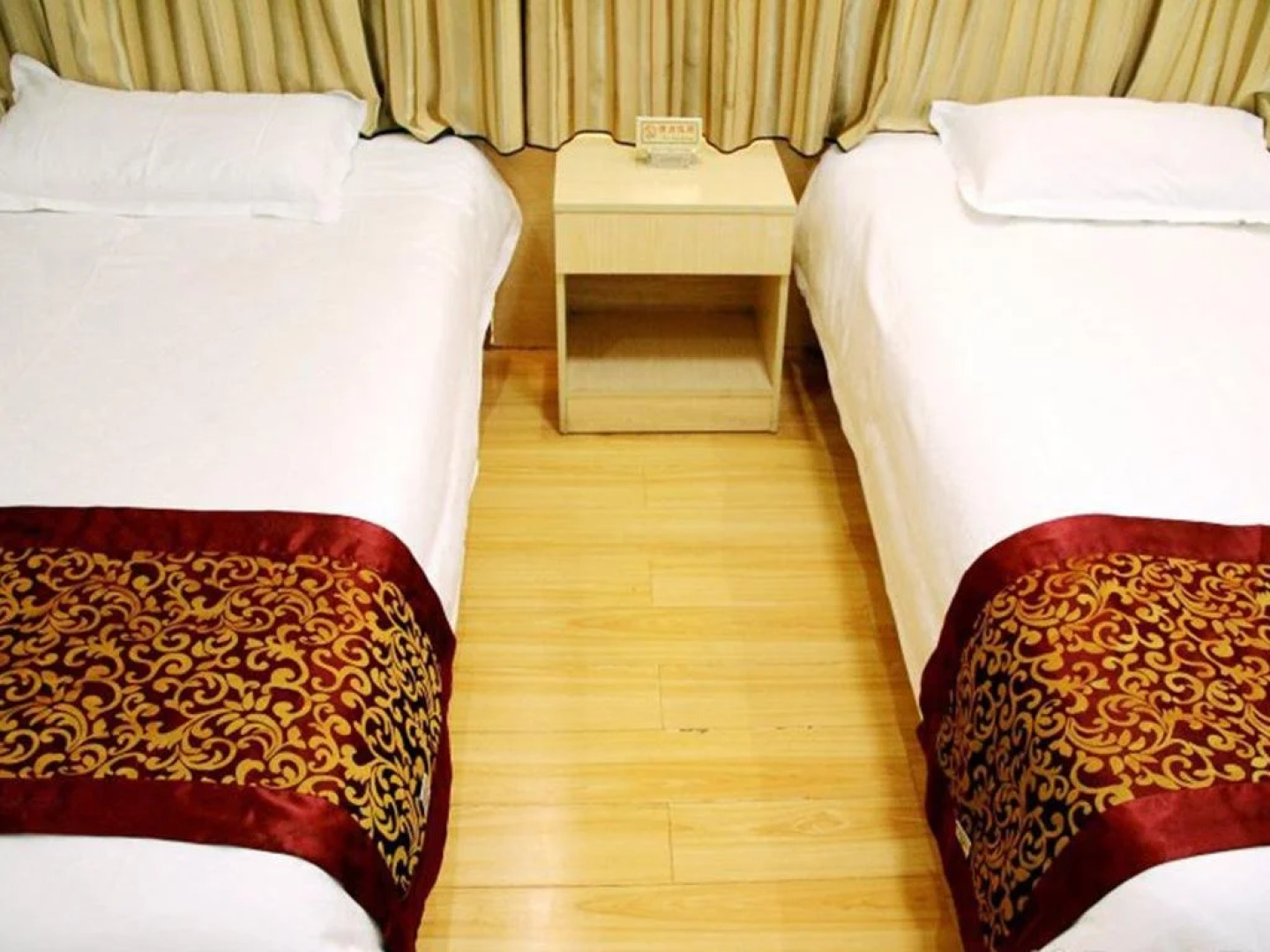 Mingcheng Express Inn