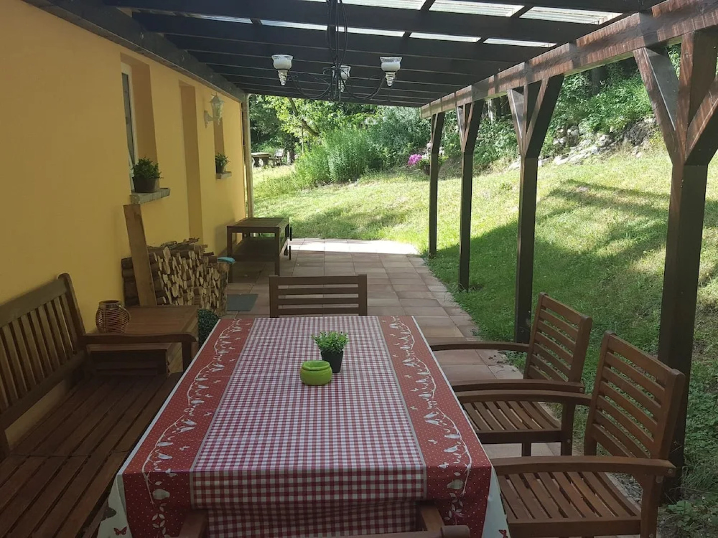 Cozy Holiday Home in Sachspfeife with Sun Terrace