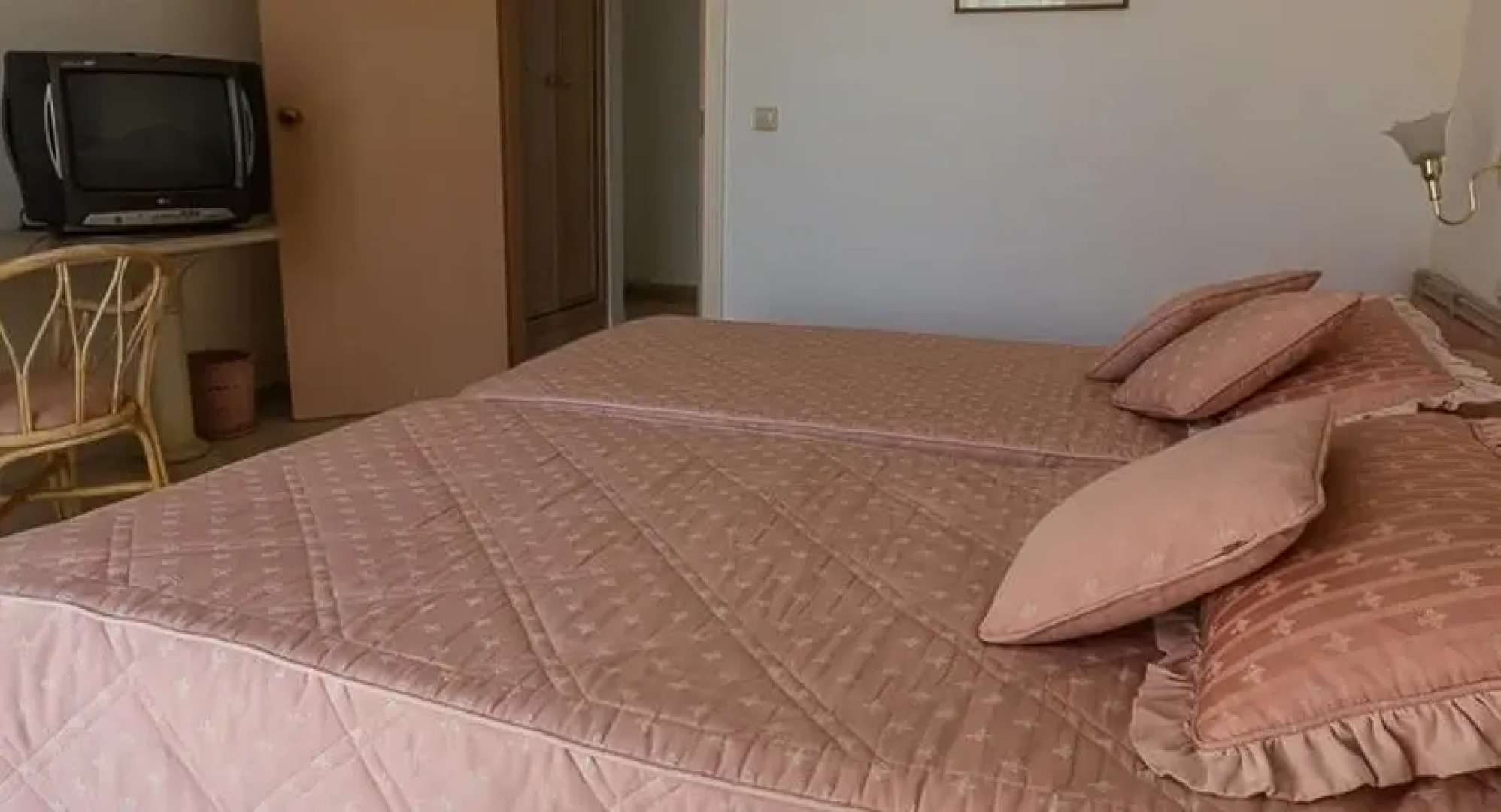 Golden Yasmin Mehari Tabarka