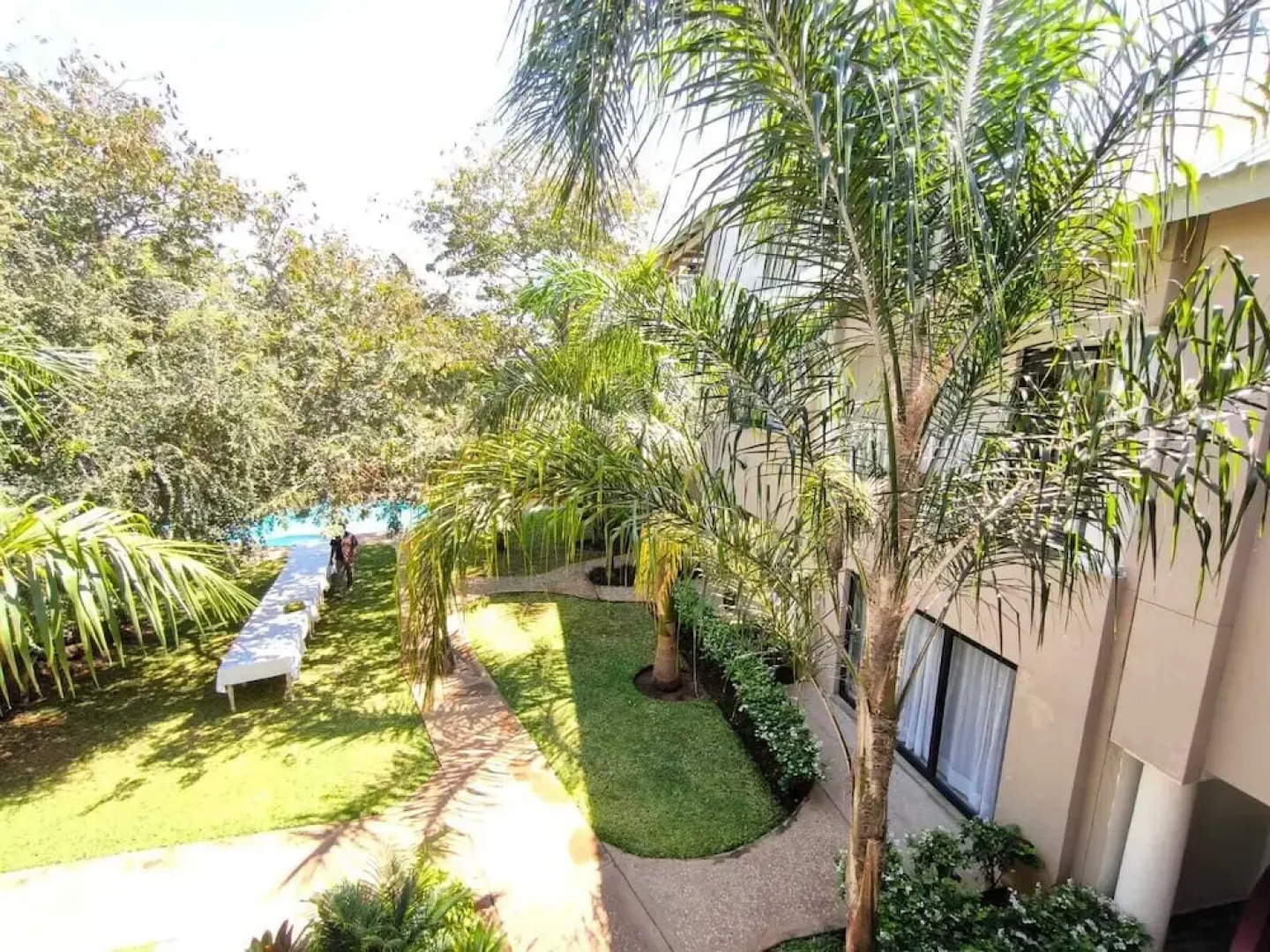 Room in Lodge - Luxury Suite in Zambezi Boutique Lodge 2, Free 4x4 Town Tour