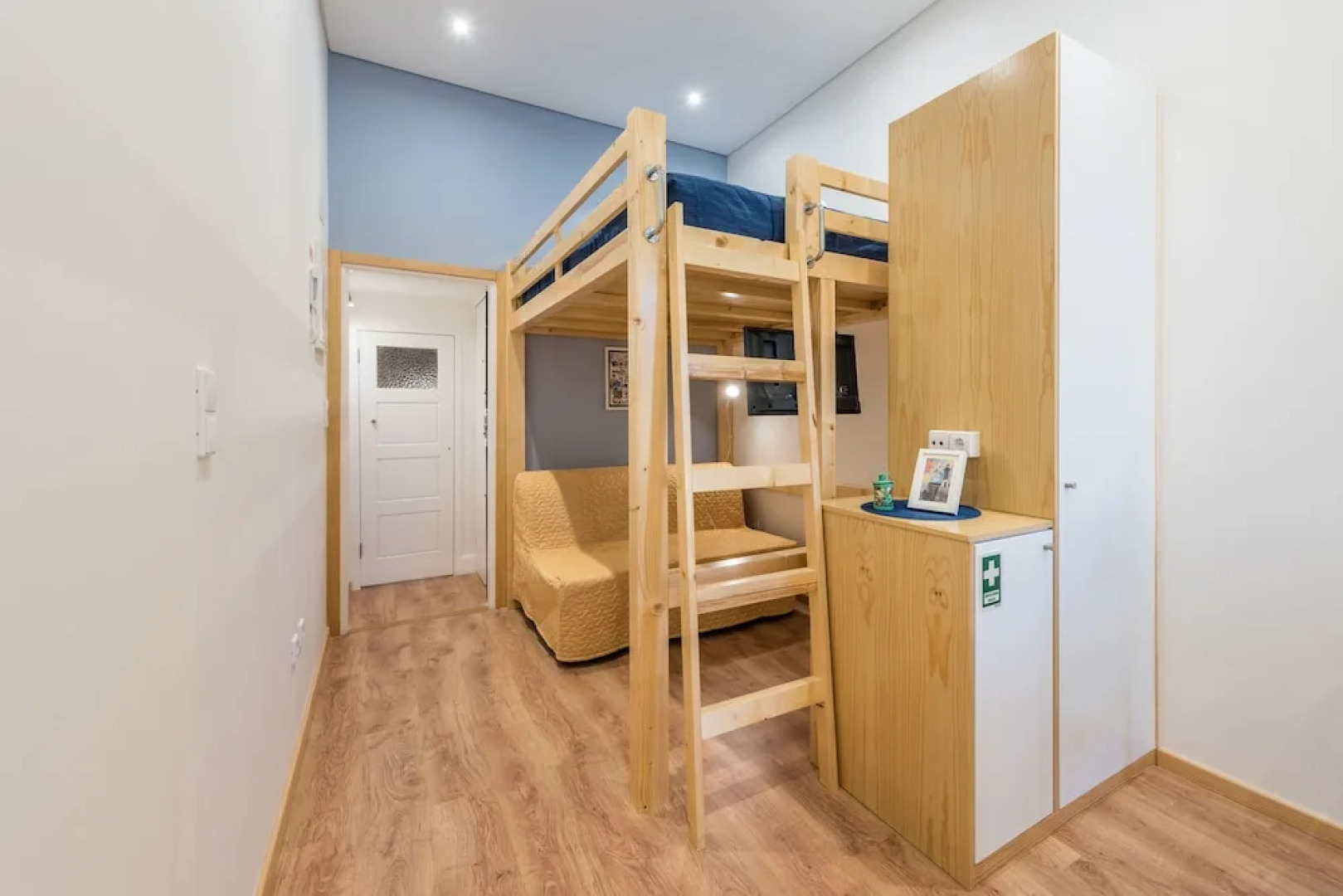 731 Costa Cabral Metro Residence