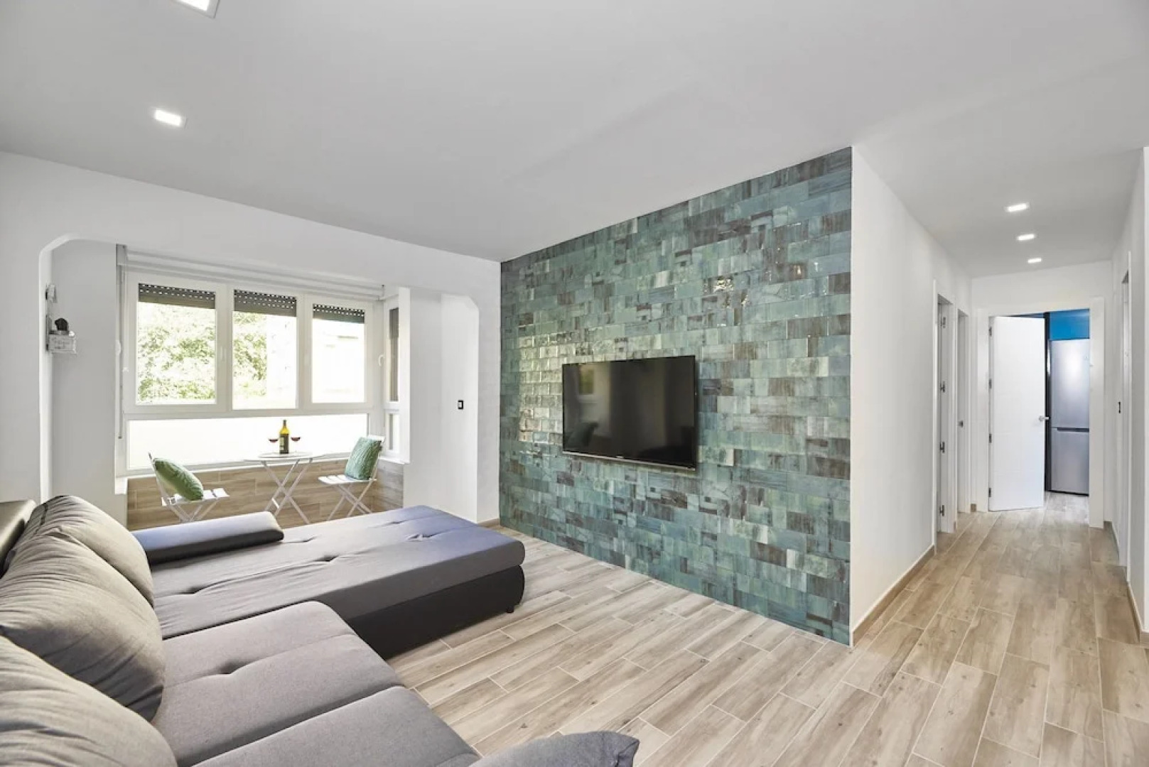 EnjoyGranada CONGRESS Pool and Parking