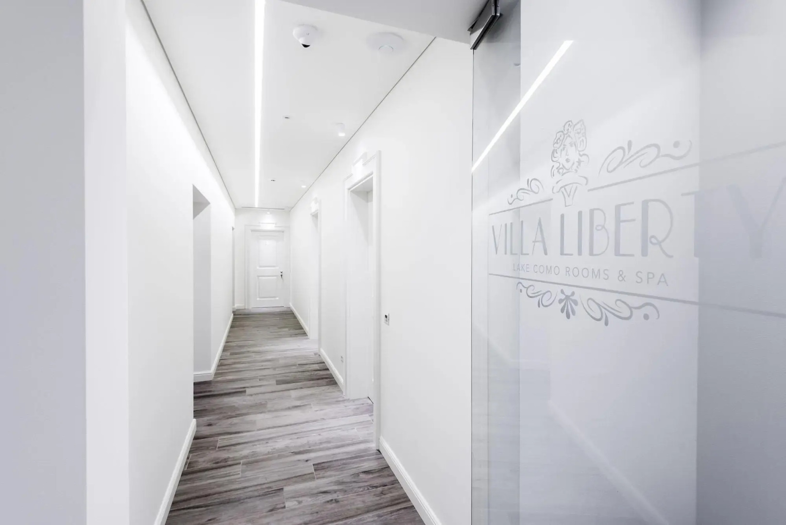 Villa Liberty - Lake Como Rooms & SPA