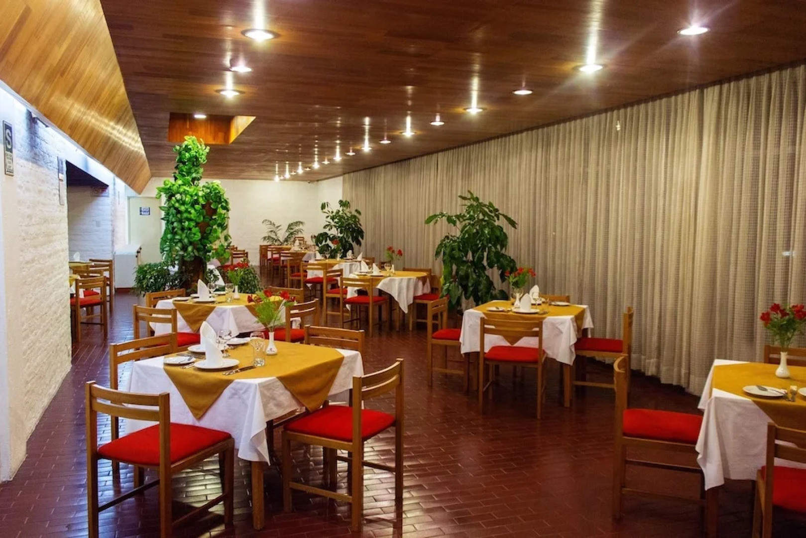 Camino Real Hotel