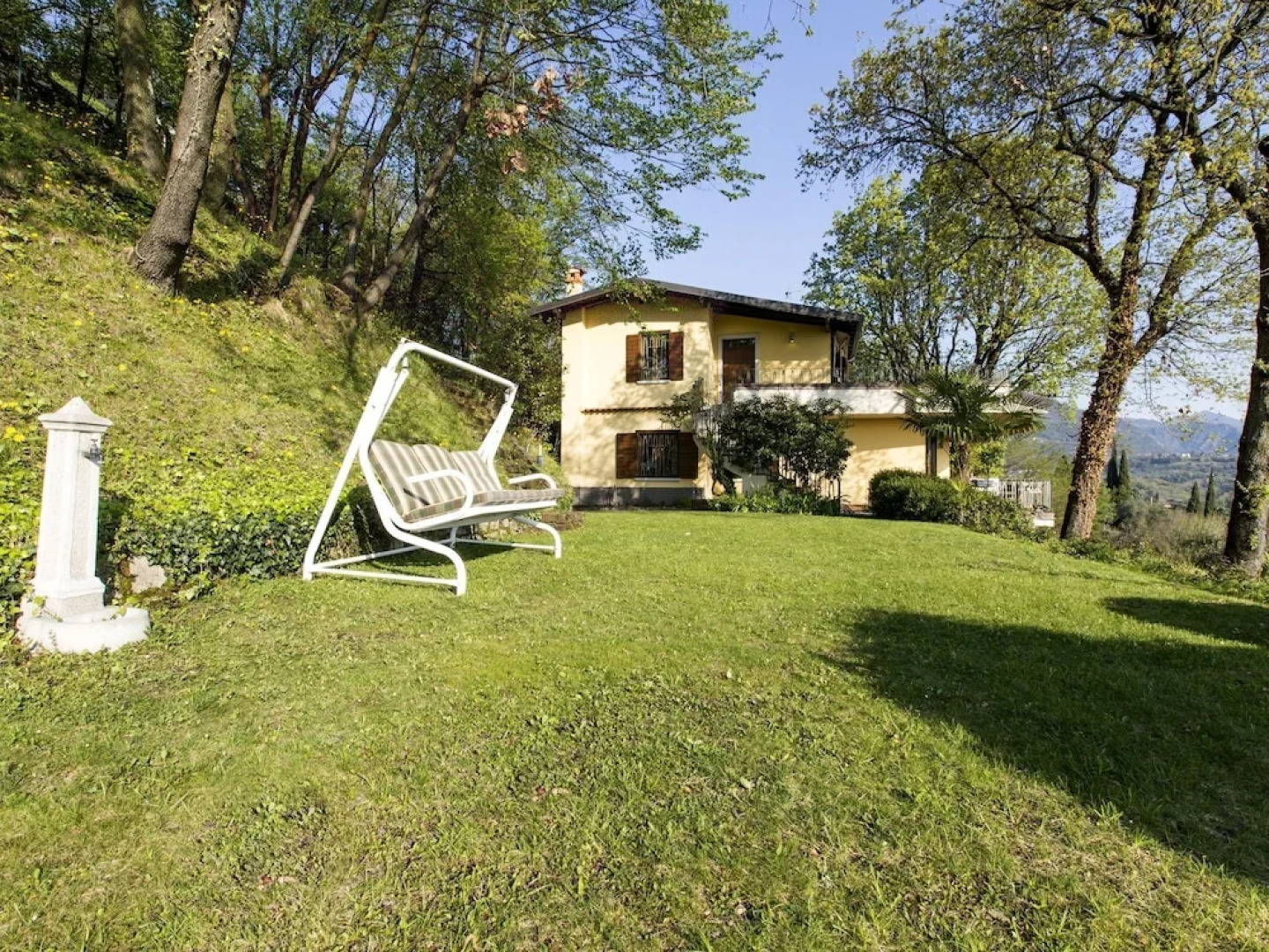Upscale Villa in Salò Lombardy with Swimming Pool