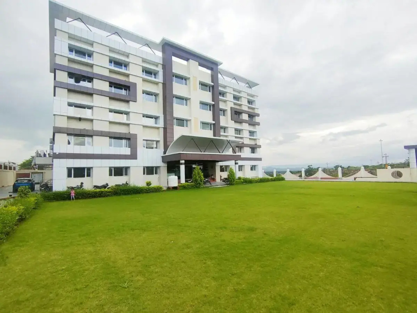 The Sky Imperial  Hotel Gopal Darshan