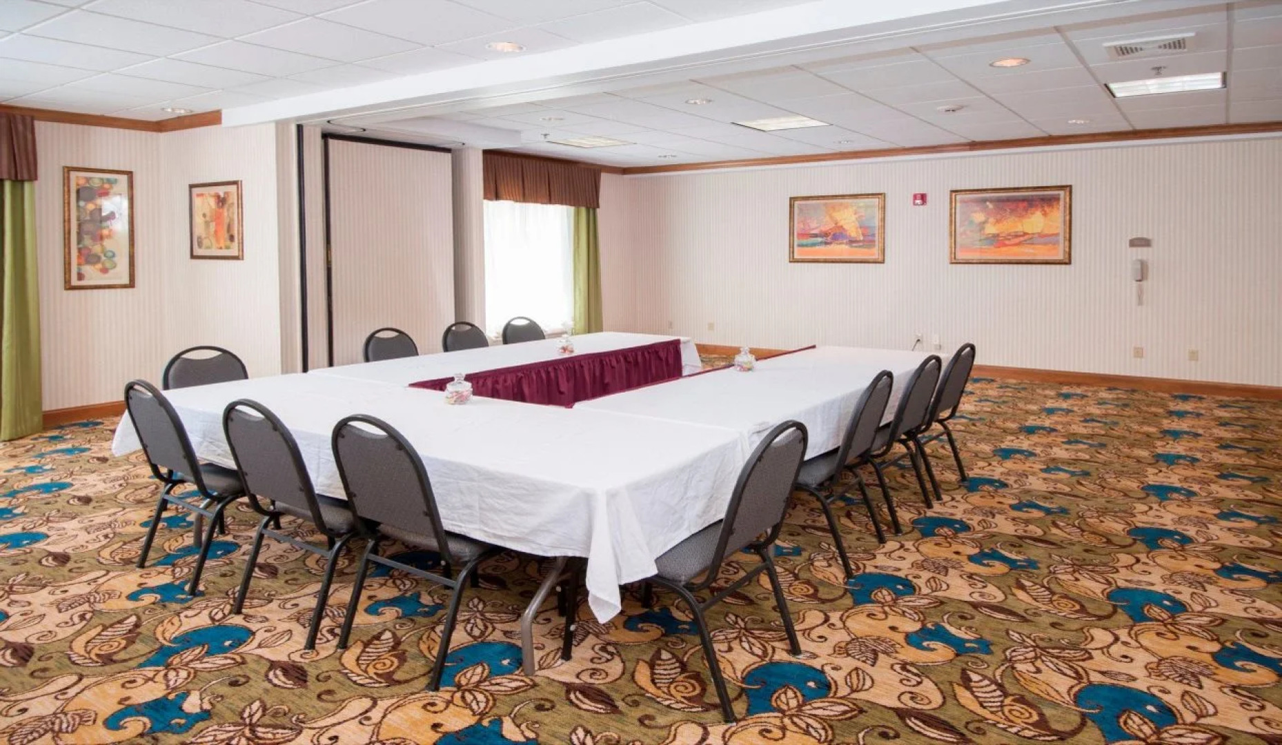 Holiday Inn Express Hotel & Suites Findley Lake