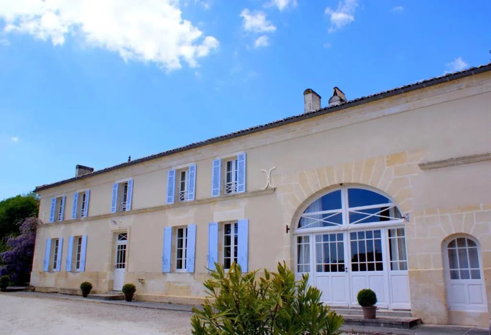 Le Domaine des Doucins & Spa, Gîte 4 étoiles, 10 minutes de Jonzac piscine et spa