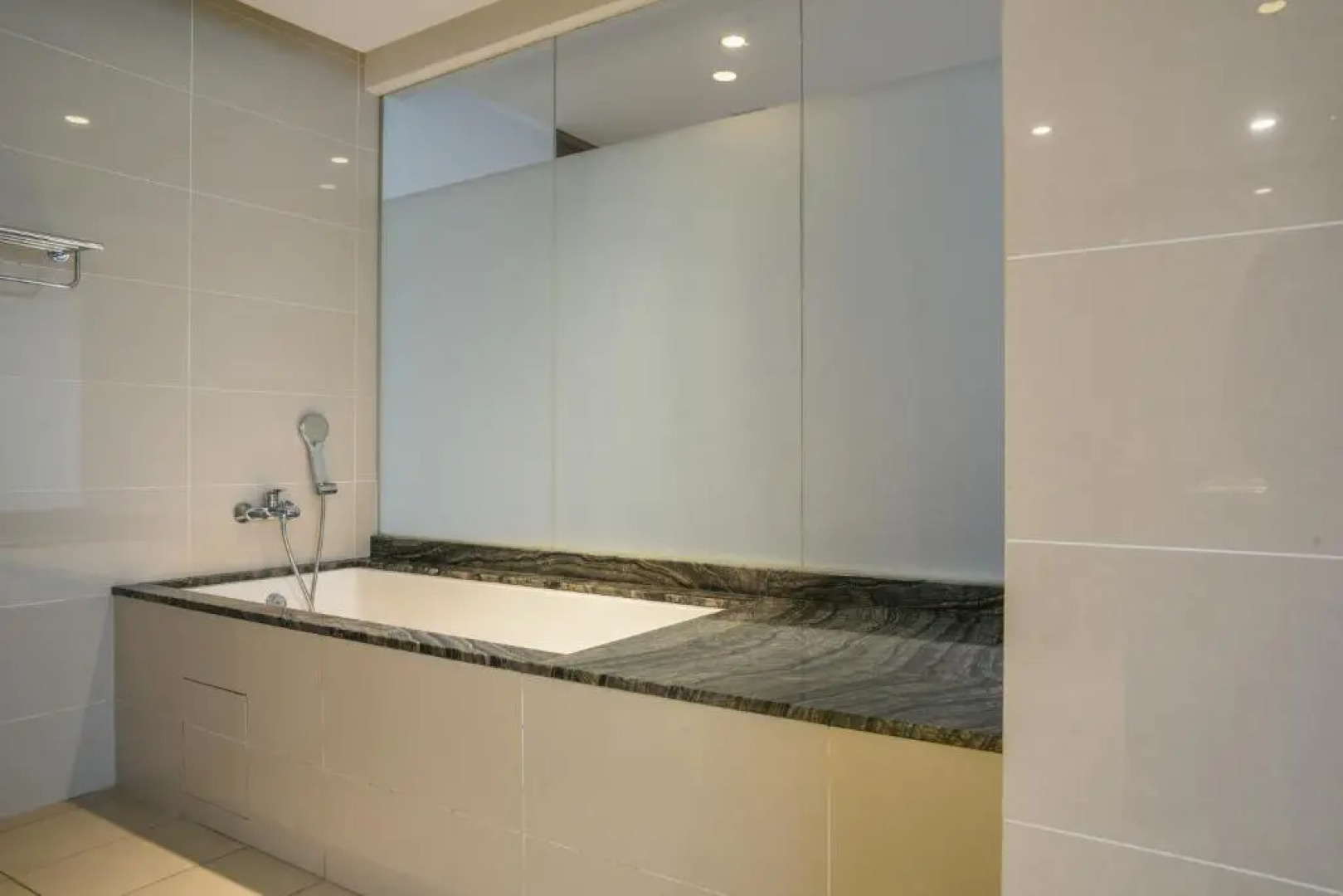 D'Majestic Place by Widebed