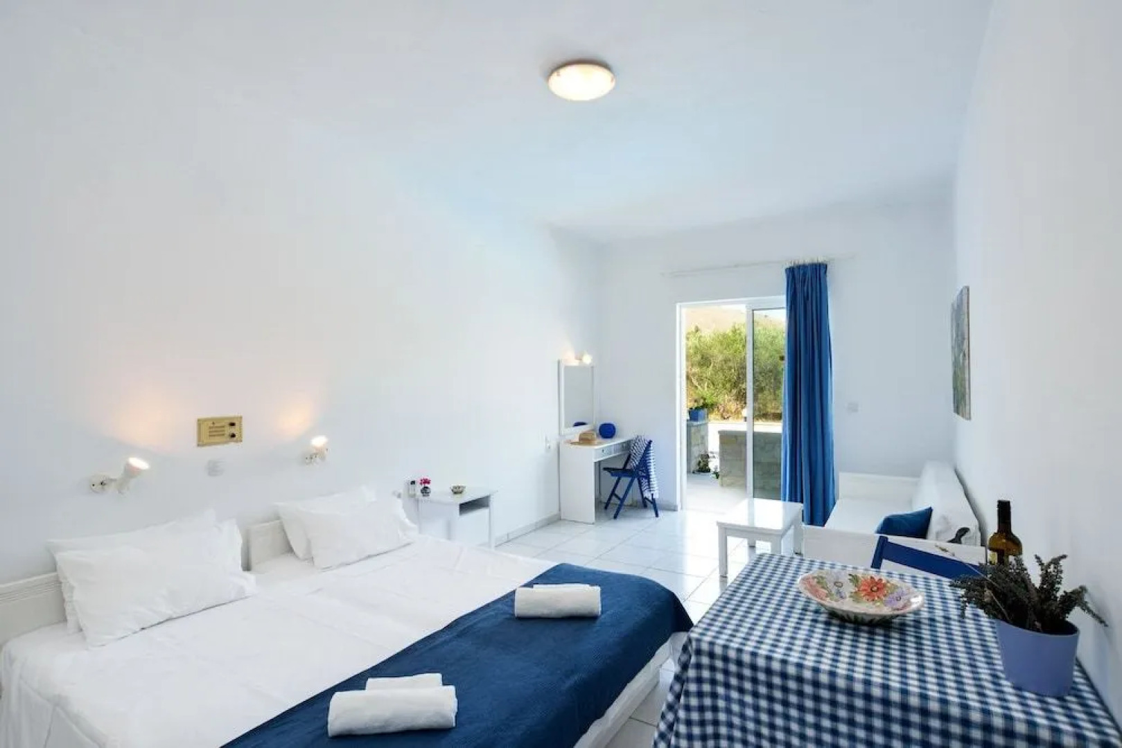 Marika Studios & Apartments