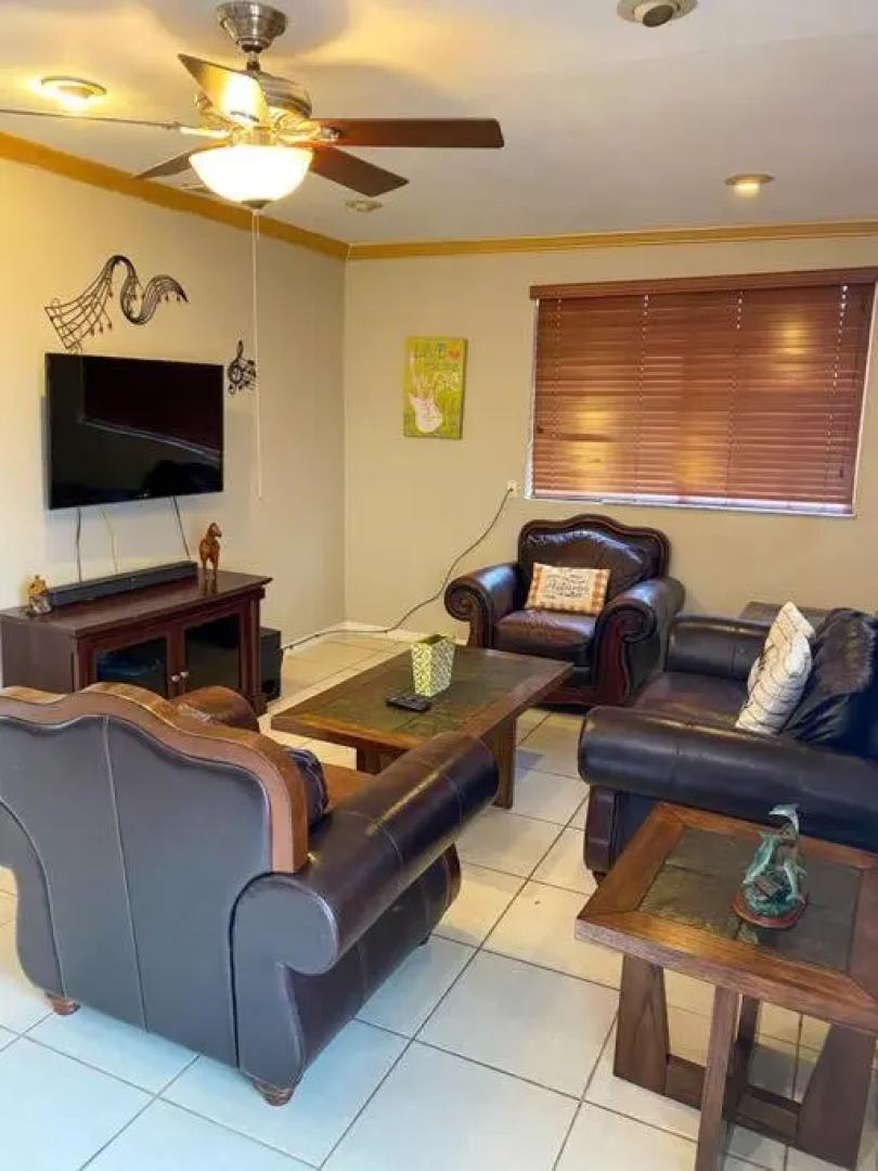 Your Cozy Spacious home with Heated Pool