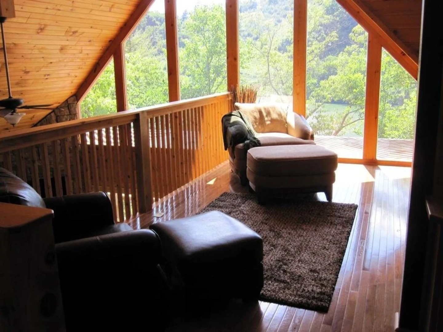 Whipkins Cove Beautiful 3 Bd Lakefront Getaway