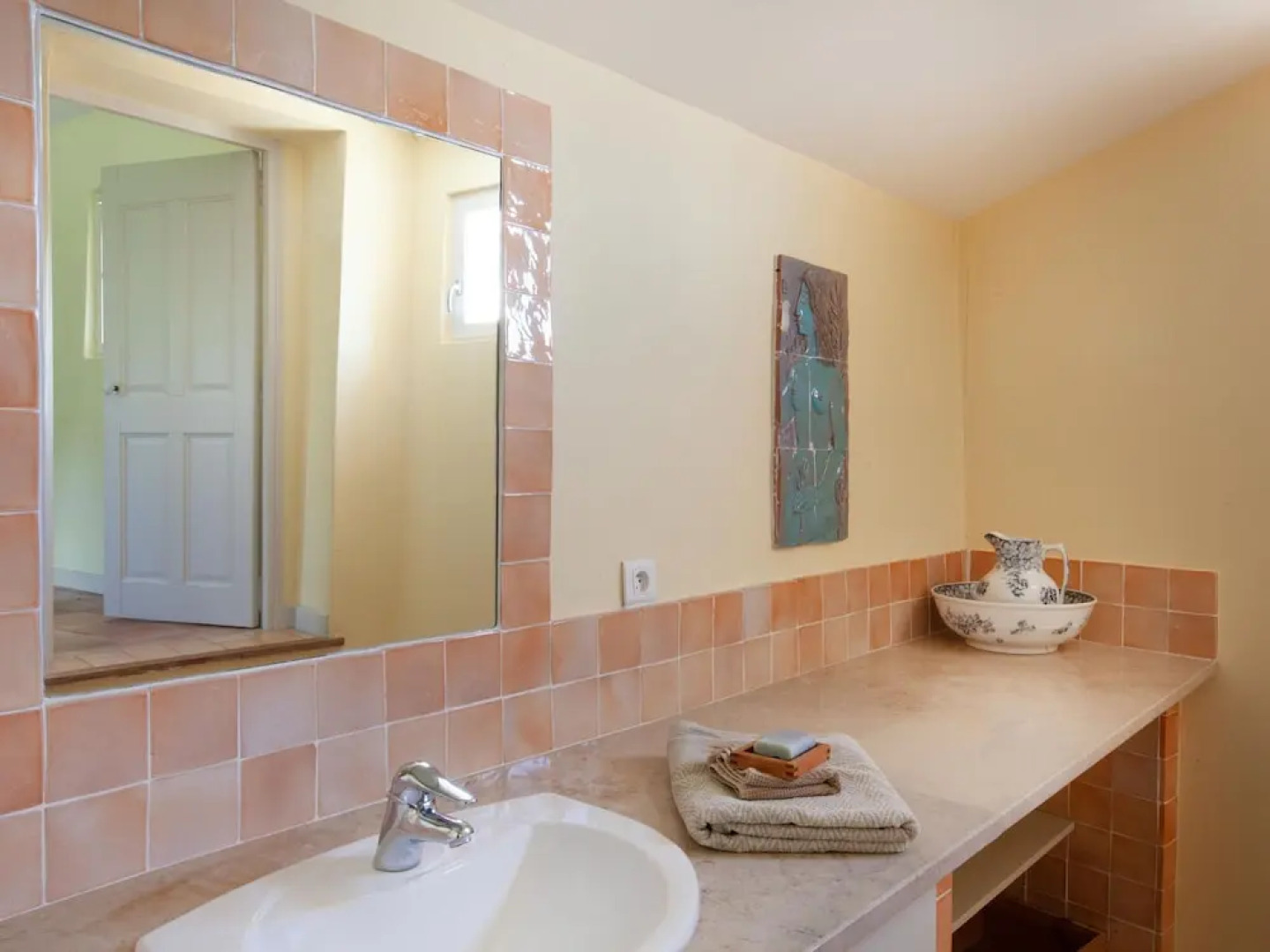 Secluded Holiday Home in Rustrel With Swimming Pool