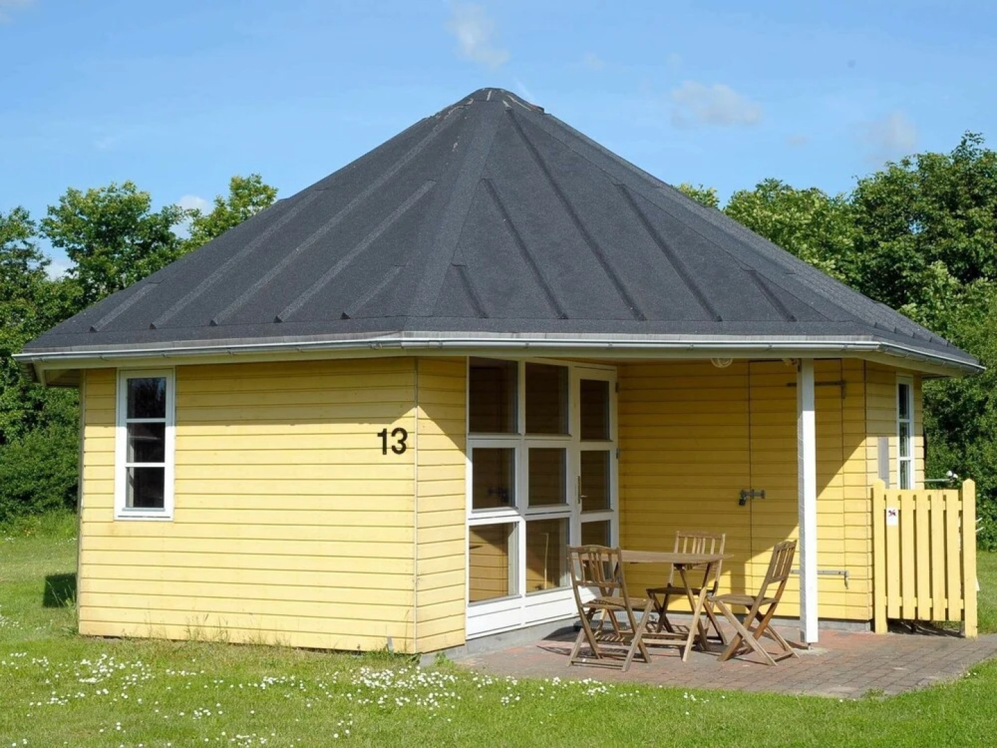 Cozy Cottage With a Scenic View in Hovborg