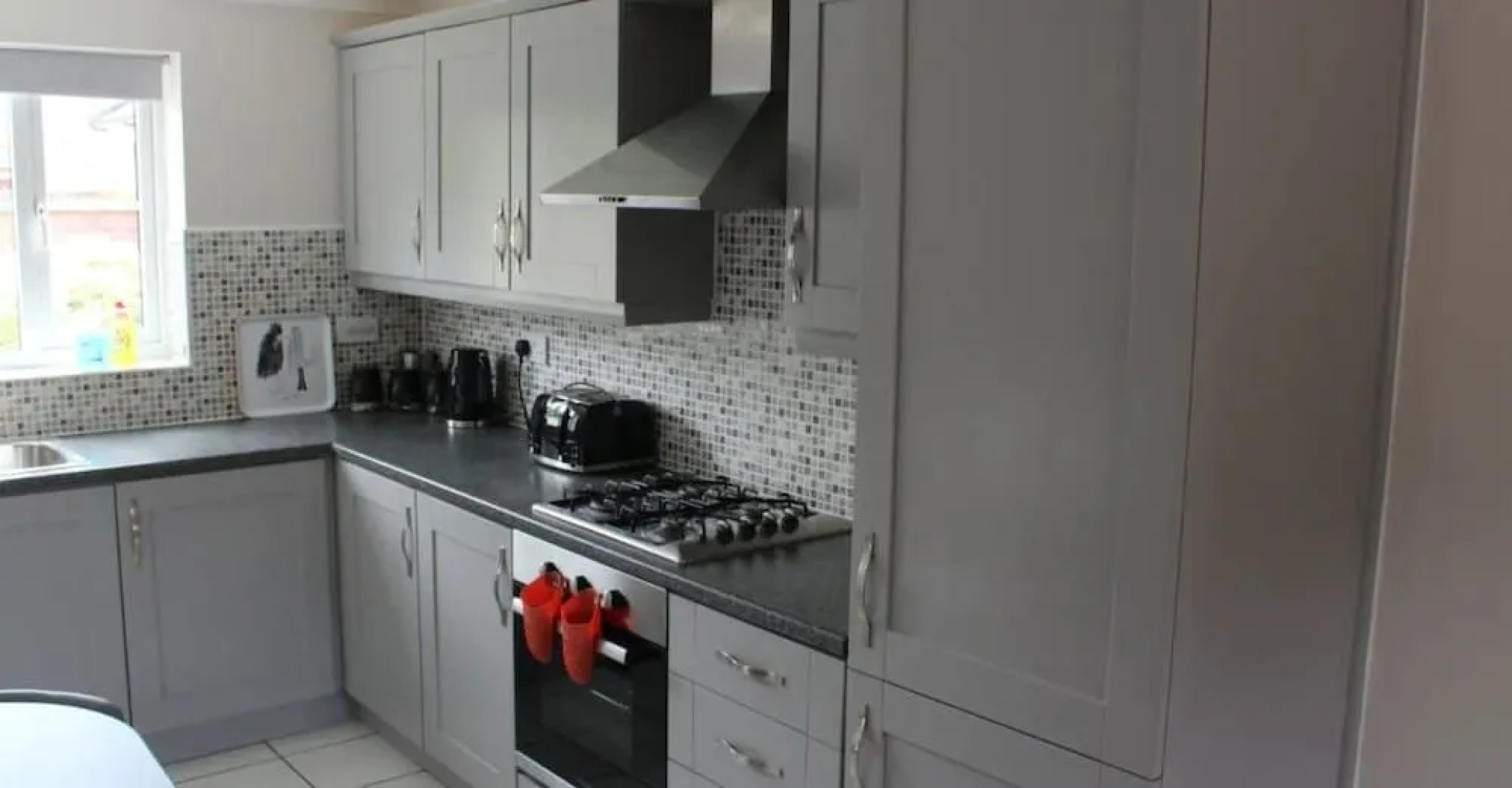 Dog Friendly - 4 Bed House - Sleeps 10 - Pool Table