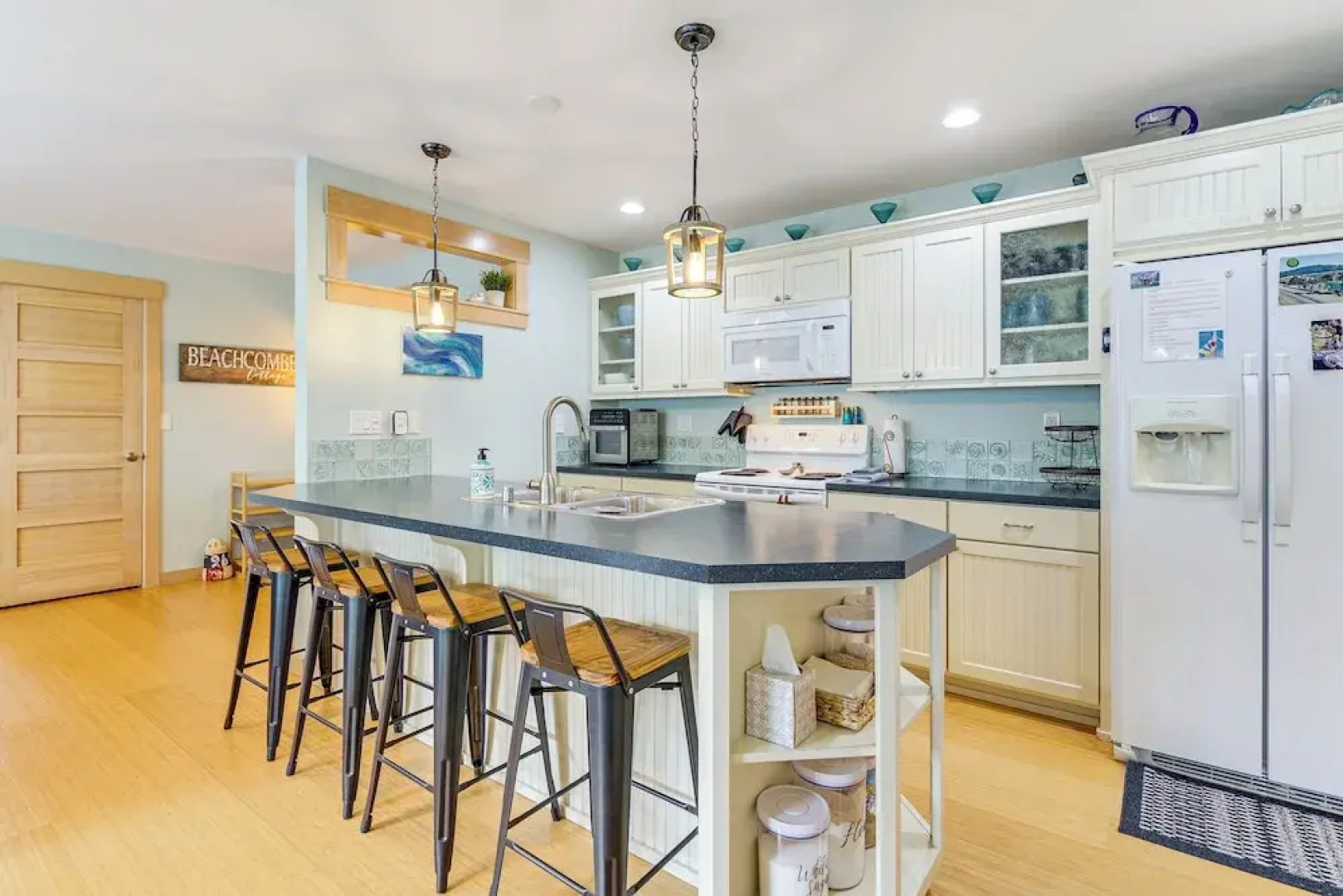 Steps to Beach: Home w/ Hot Tub in Oak Harbor!