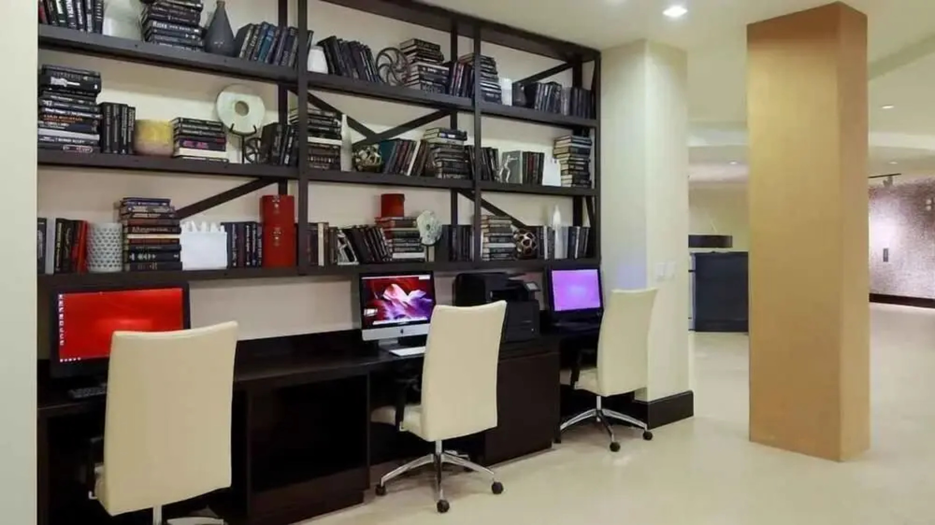 1919 Clarendon by Executive Apartments