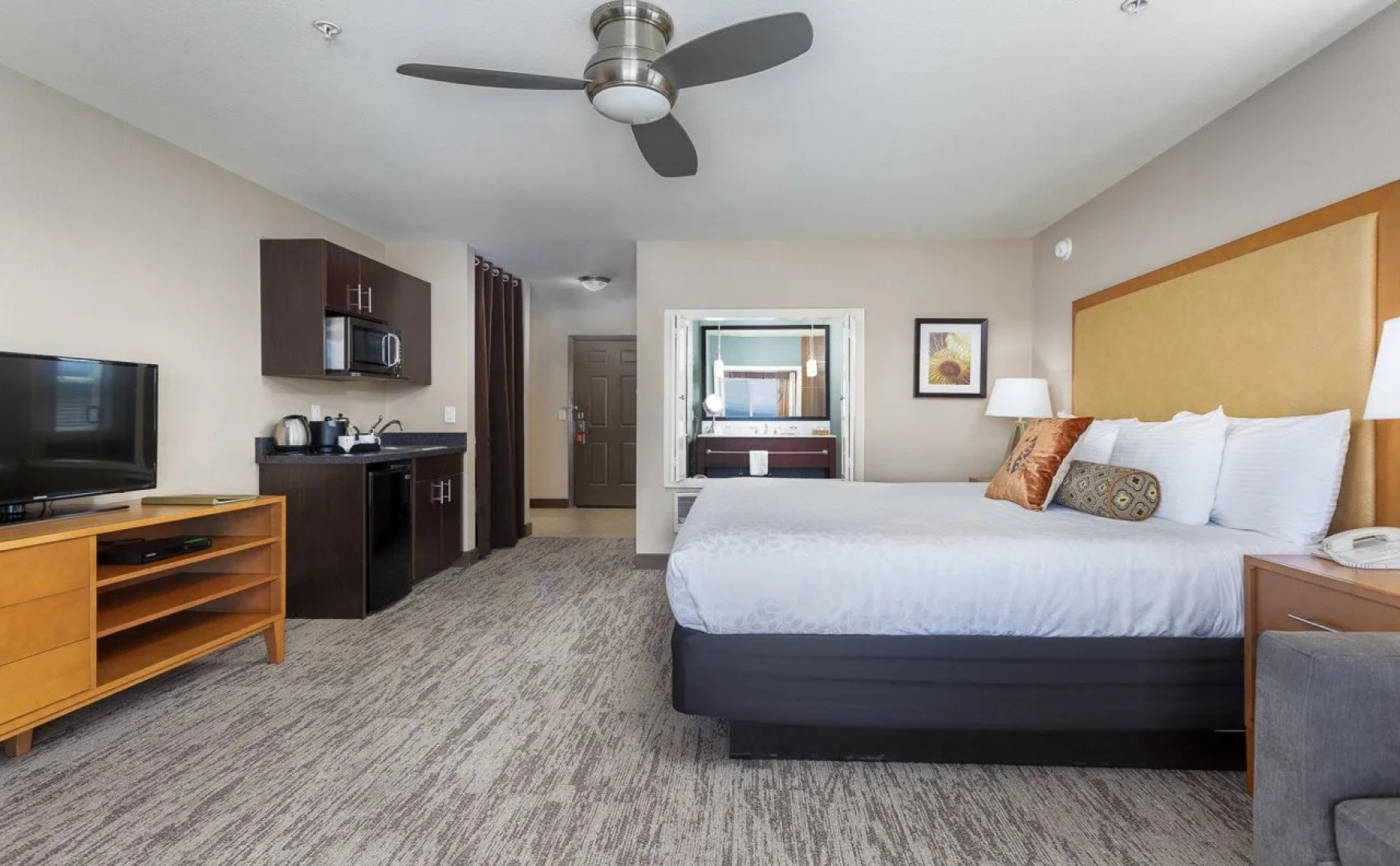 The Coho Oceanfront Lodge