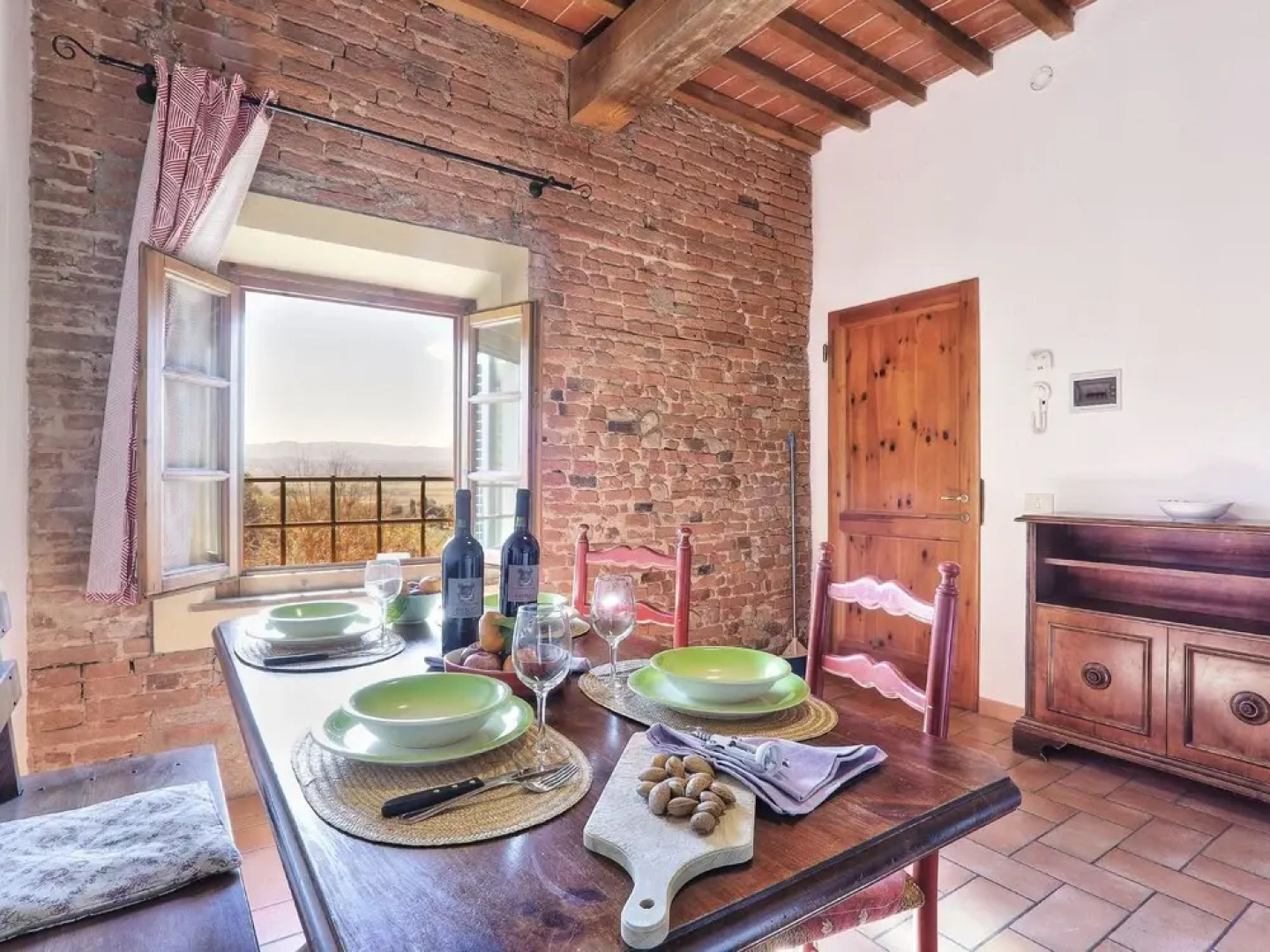 Luxurious Cottage in Palaia With Pool