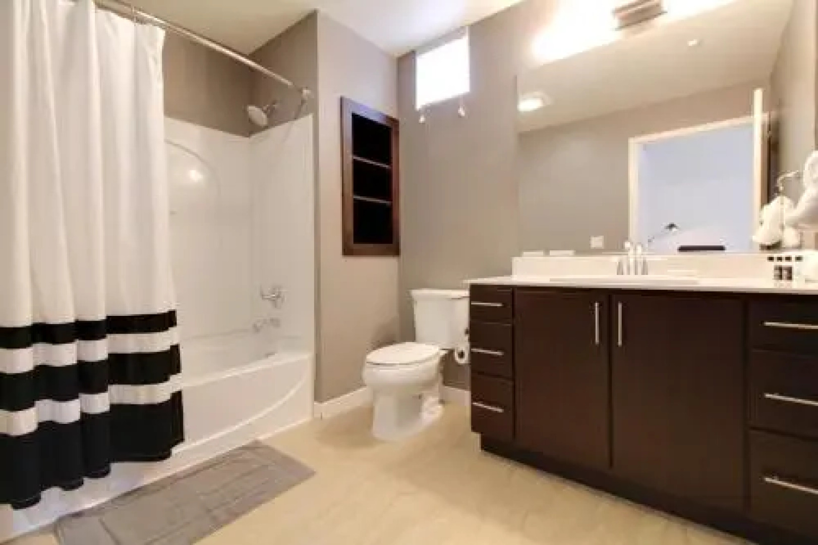 Urban Flat Apartments @ San Mateo