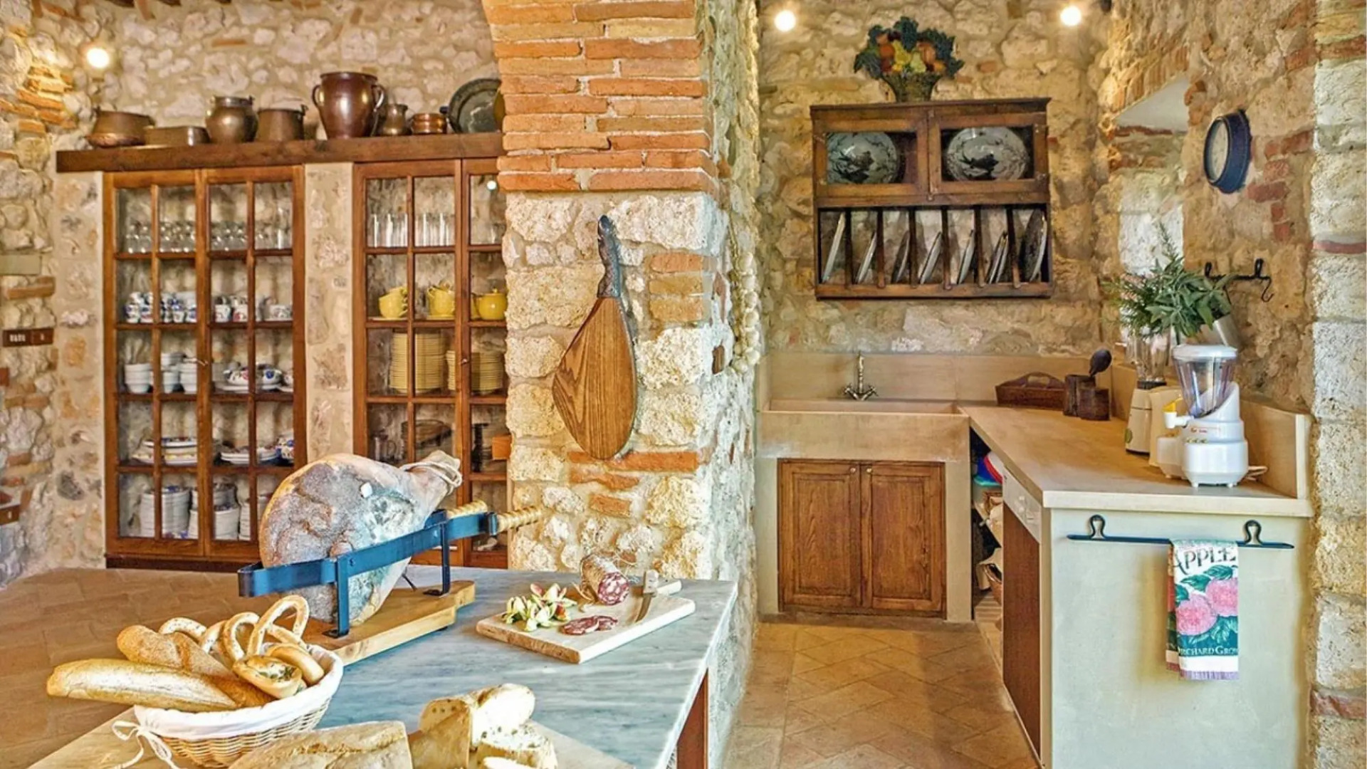 Independent Villa With 12 Beds-villa Aiola