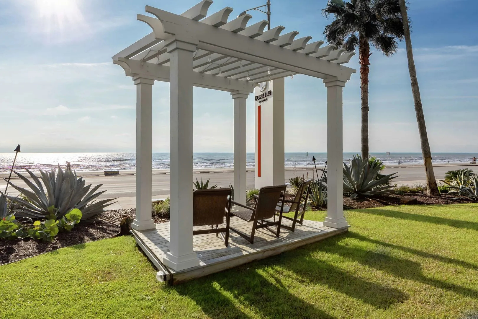DoubleTree by Hilton Hotel Galveston Beach