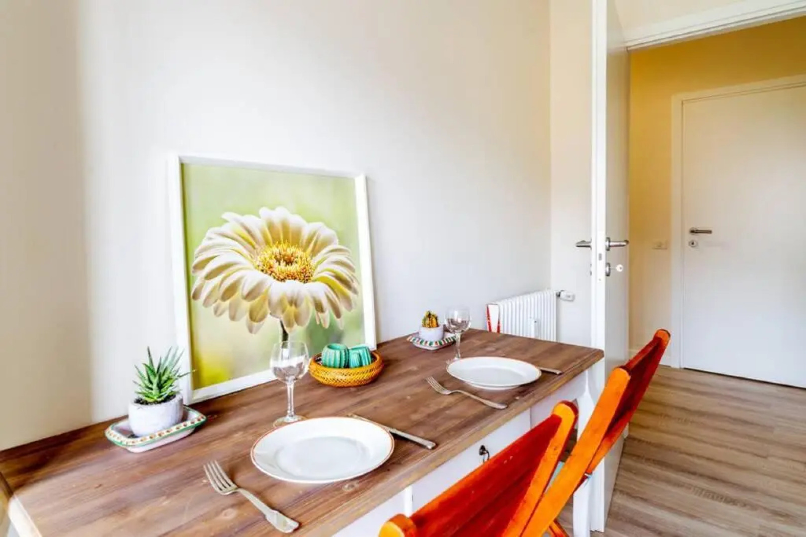 Home la Quiete. Two Bedrooms, 250m From the Beach