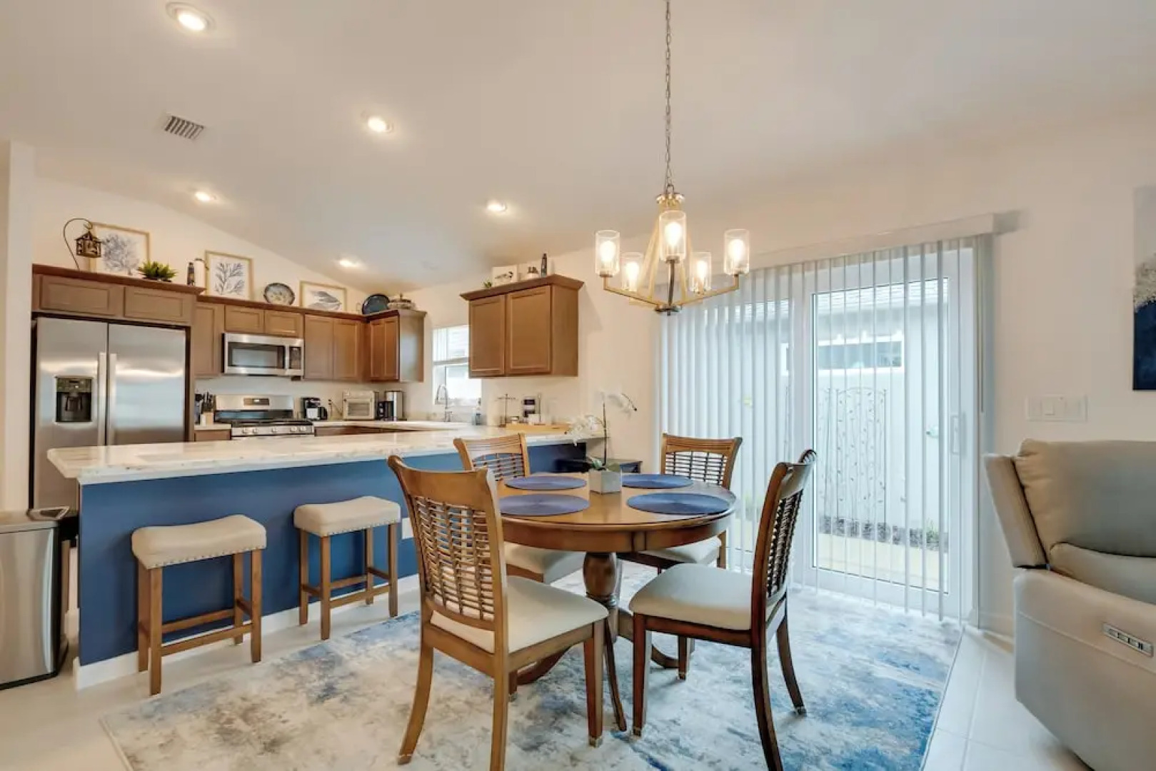 Lanai & Resort Amenities: The Villages Getaway