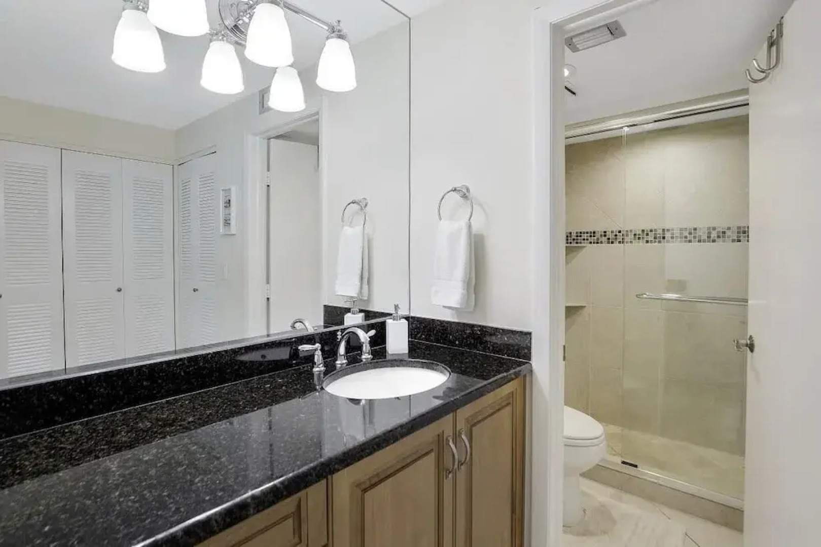 South Seas Tower 4-1711