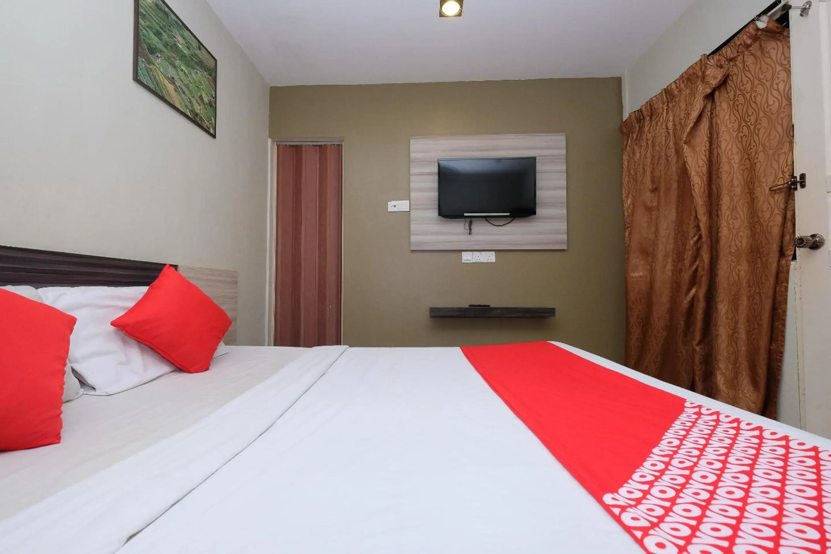 OYO 1153 Heaven Hill Hotel 1