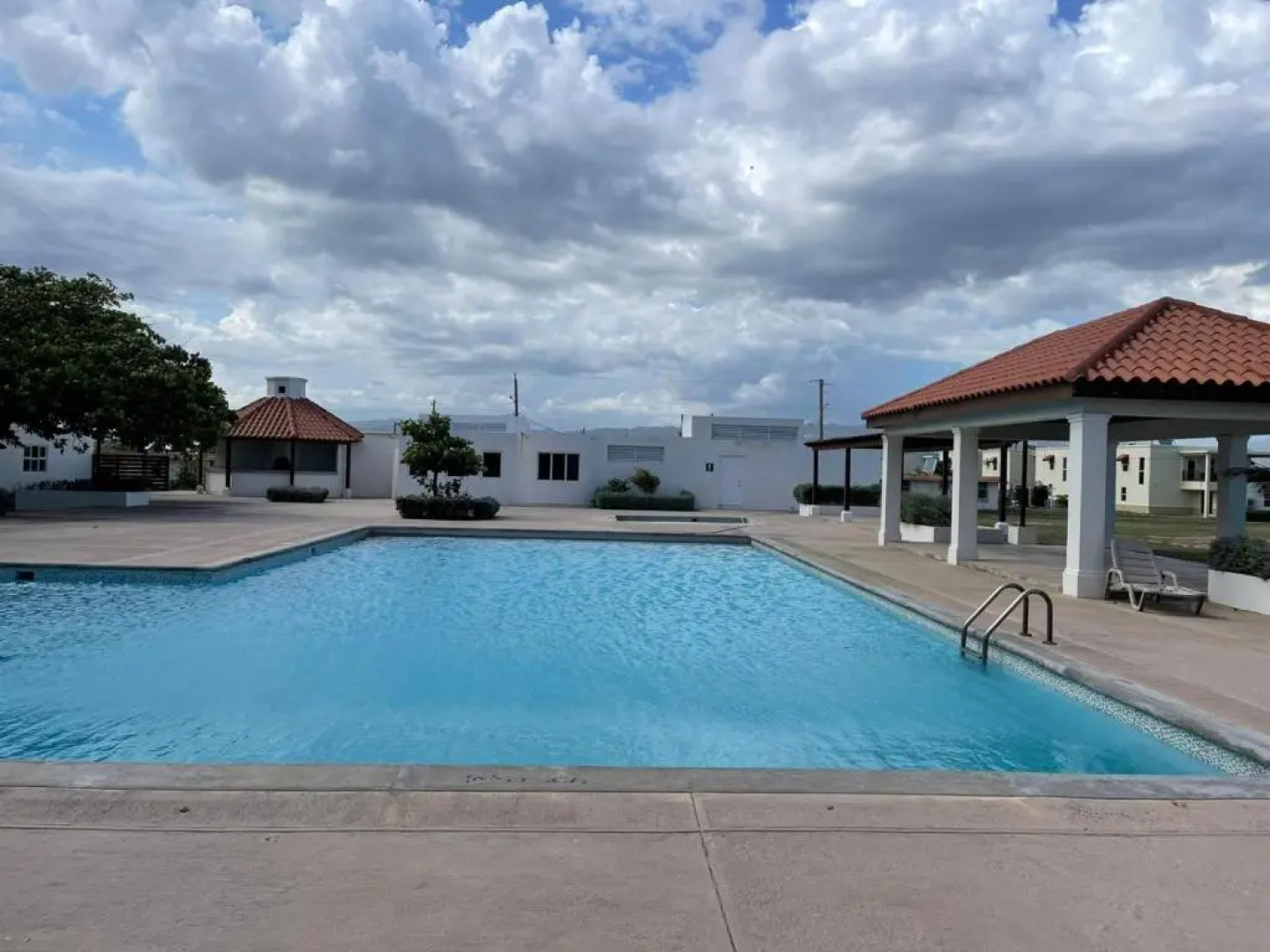 C-Vue Villa "Pool AC Gated SeaFront"